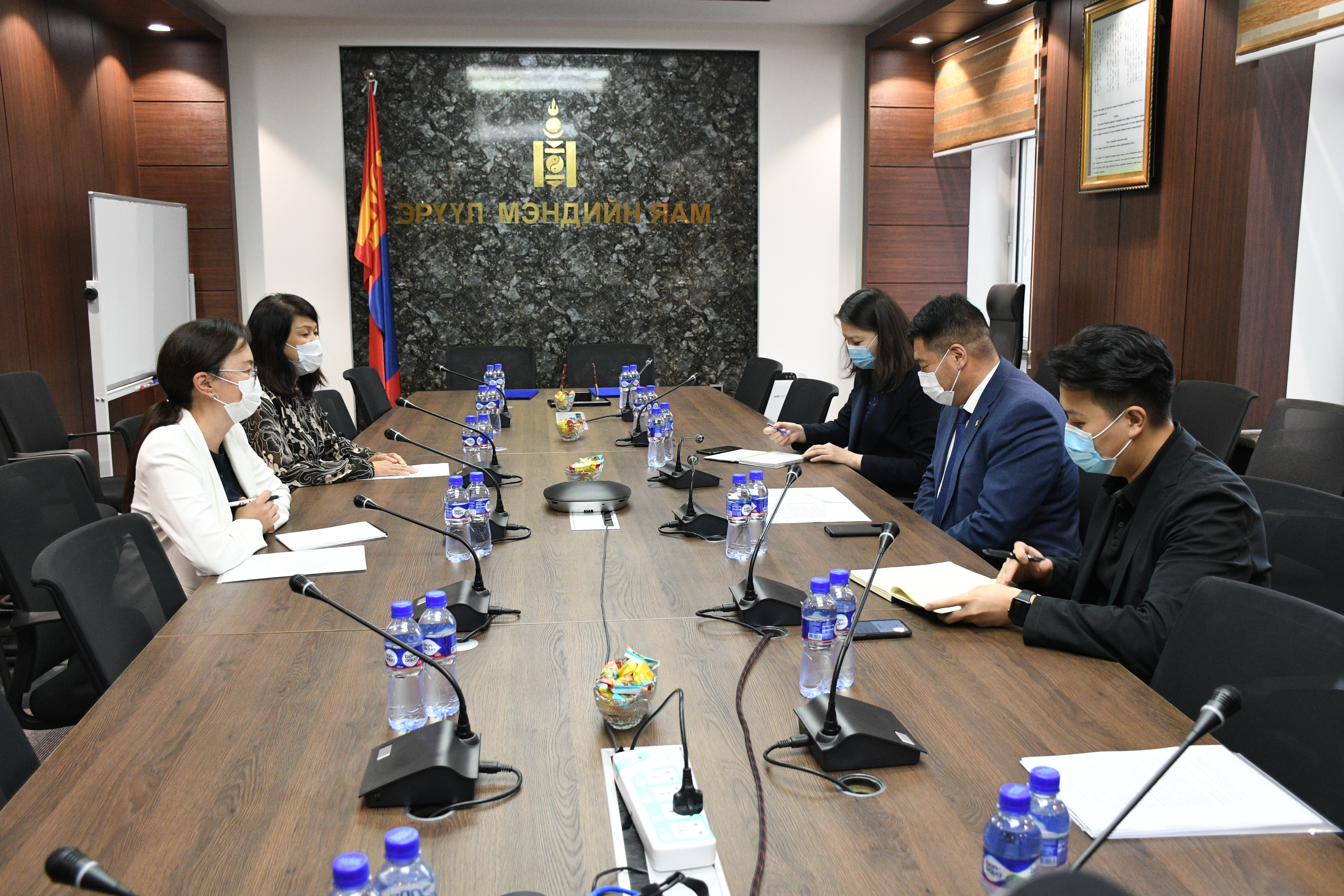 Эрүүл мэндийн сайд С.Энхболд ЖАЙКА-ийн Монгол Улс дахь төлөөлөгчийн газрын дарга Тамуро Эрико-г хүлээн авч уулзав