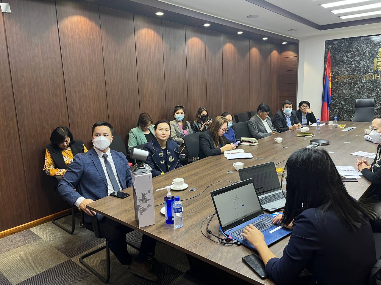 Эрх бүхий албан тушаалтны сургалт боллоо