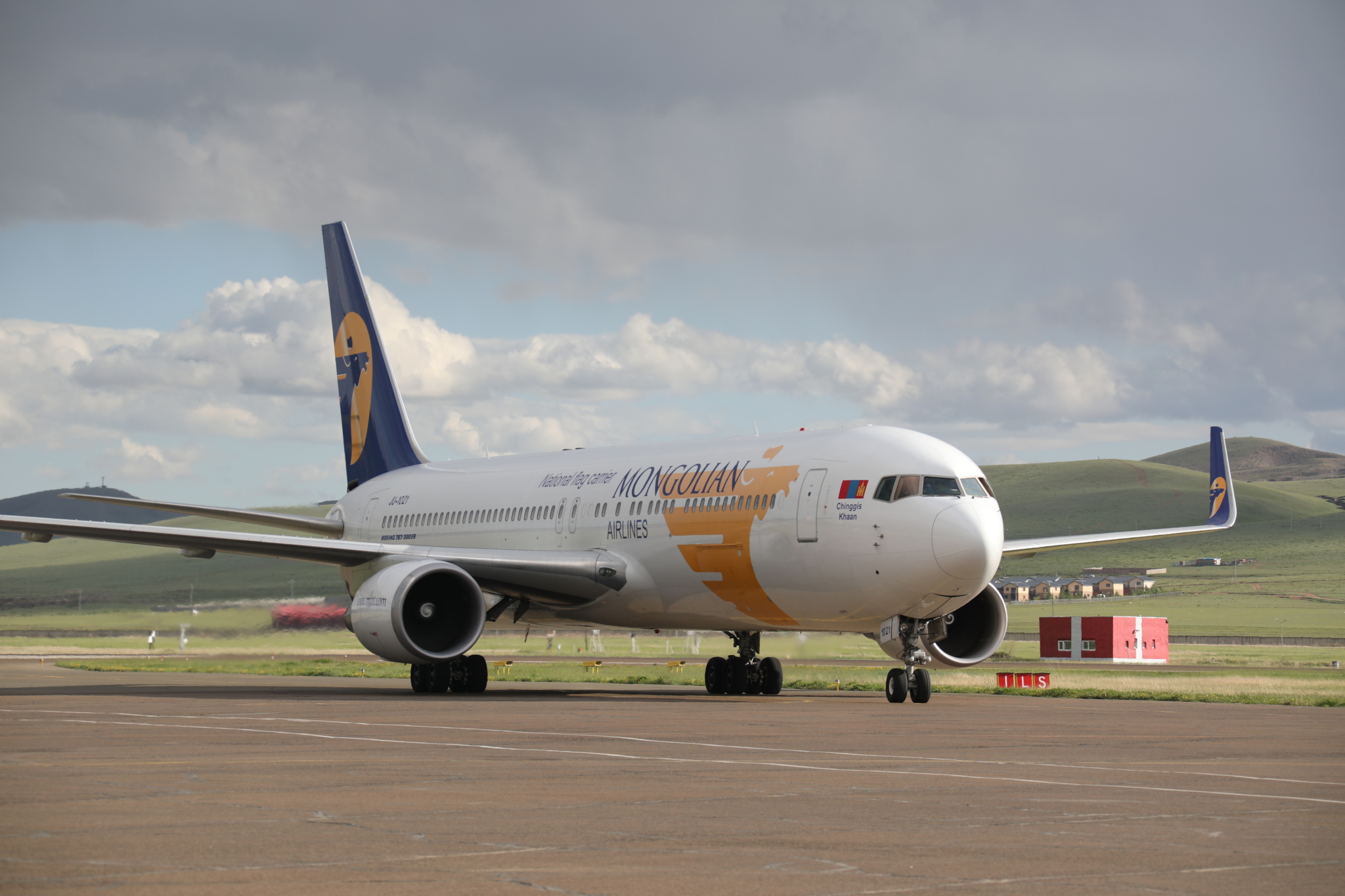 “PFIZER” ВАКЦИН ХҮЛЭЭН АВЛАА