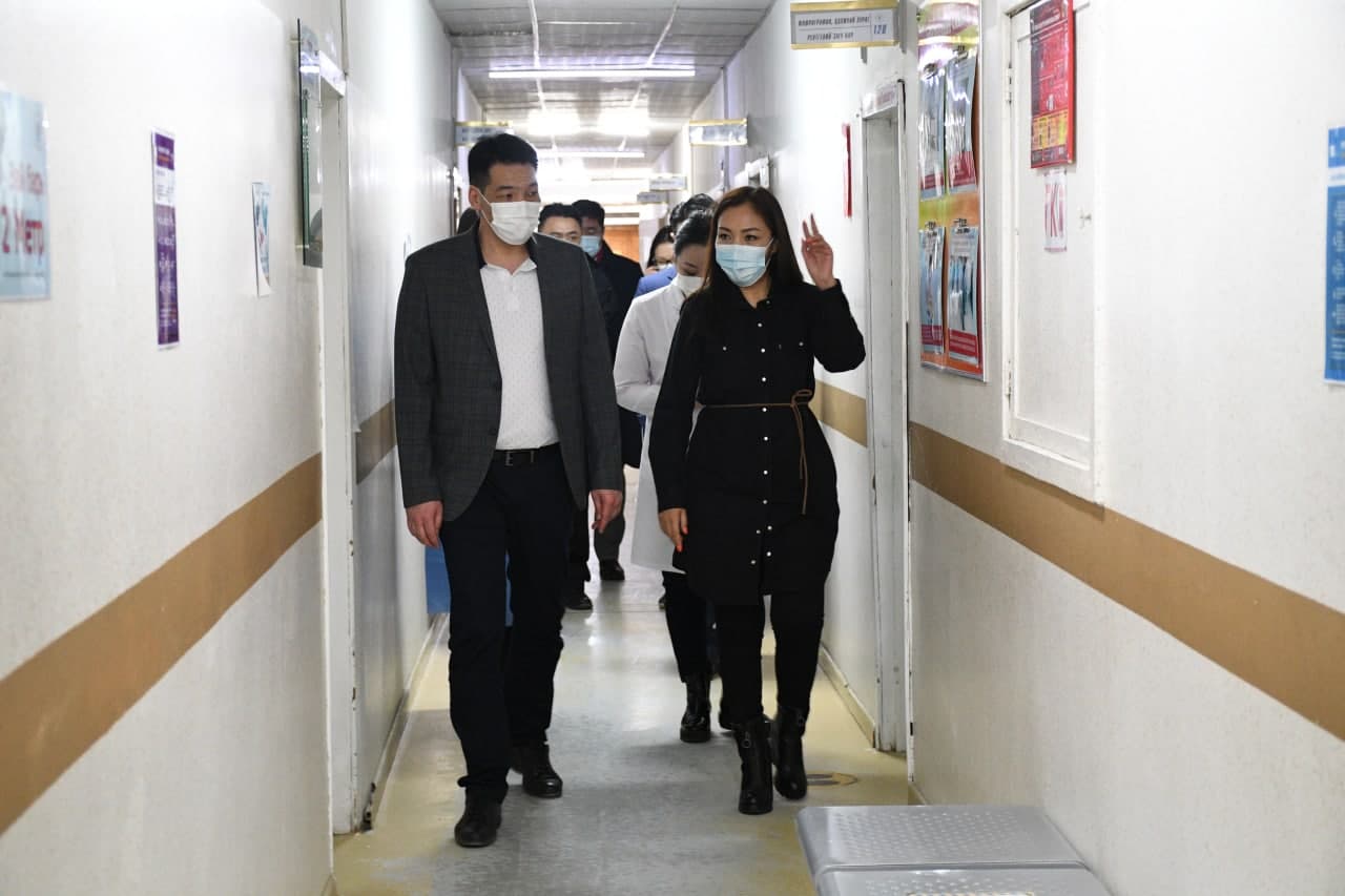 ЭРҮҮЛ МЭНДИЙН САЙД С.ЭНХБОЛД СОНГИНОХАЙРХАН ДҮҮРГИЙН ЭРҮҮЛ МЭНДИЙН ТӨВД АЖИЛЛАВ