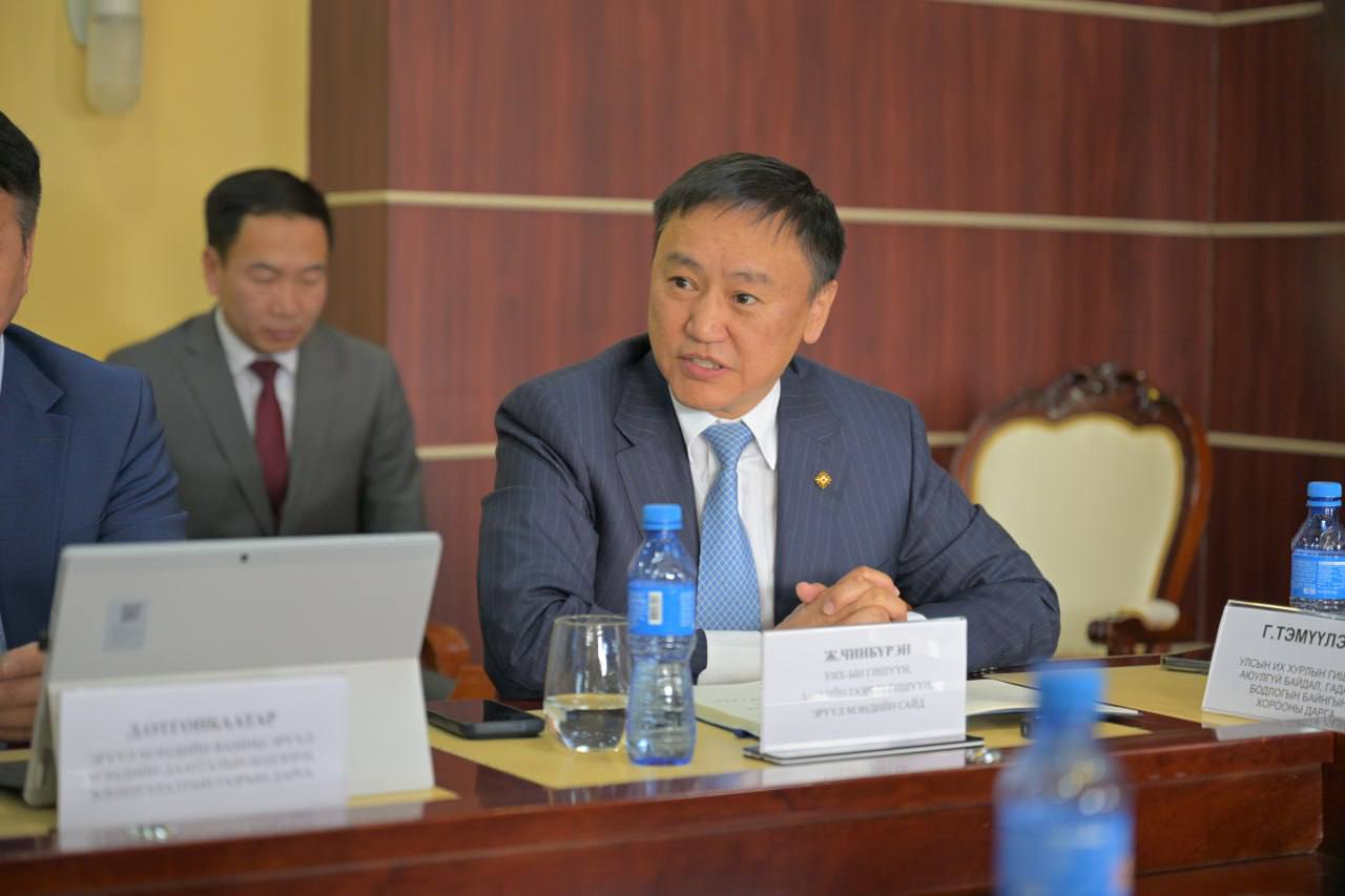 ЭРҮҮЛ МЭНДИЙН САЙД Ж.ЧИНБҮРЭН ӨВӨРХАНГАЙ АЙМАГТ АЖИЛЛАЖ БАЙНА