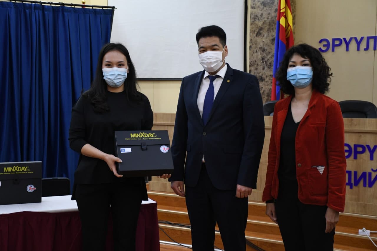 АЙМГУУДАД ЗӨӨВРИЙН ДИЖИТАЛ РЕНТГЕН АППАРАТ ХҮЛЭЭЛГЭН ӨГЛӨӨ