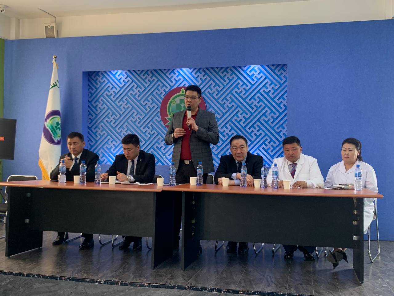 УИХ гишүүн Б.Бат-Эрдэнэ, Ц. Идэрбат  болон Эрүүл Мэндийн сайд С.Энхболд  нар Хэнтий аймагт ажиллаж байна 