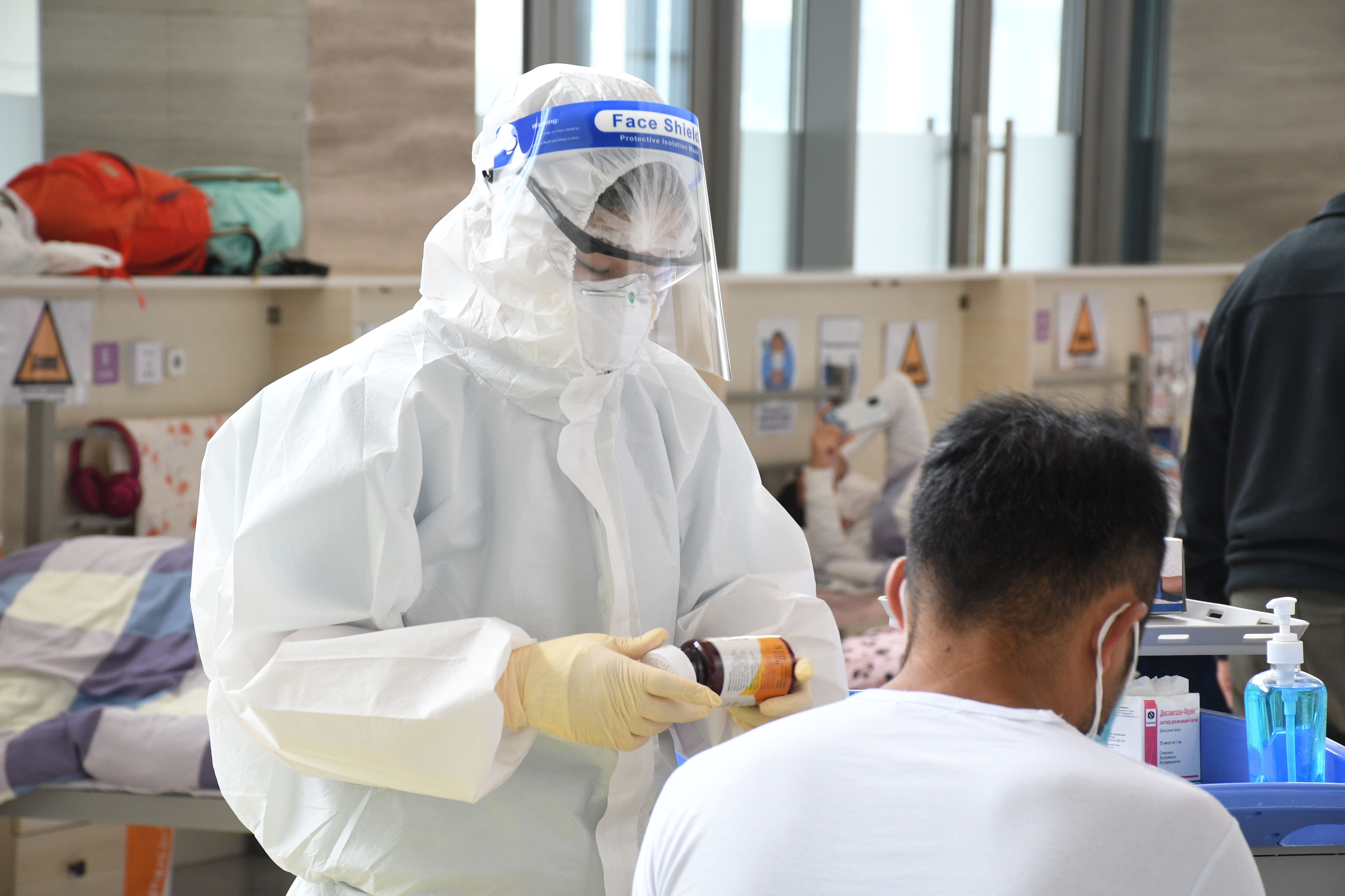 Коронавируст халдвар (КОВИД-19)-тай иргэдийг хэвтүүлэн эмчилж байгаа эрүүл мэндийн байгууллагуудын үйл ажиллагаанд дэмжлэгт хяналт хийлээ