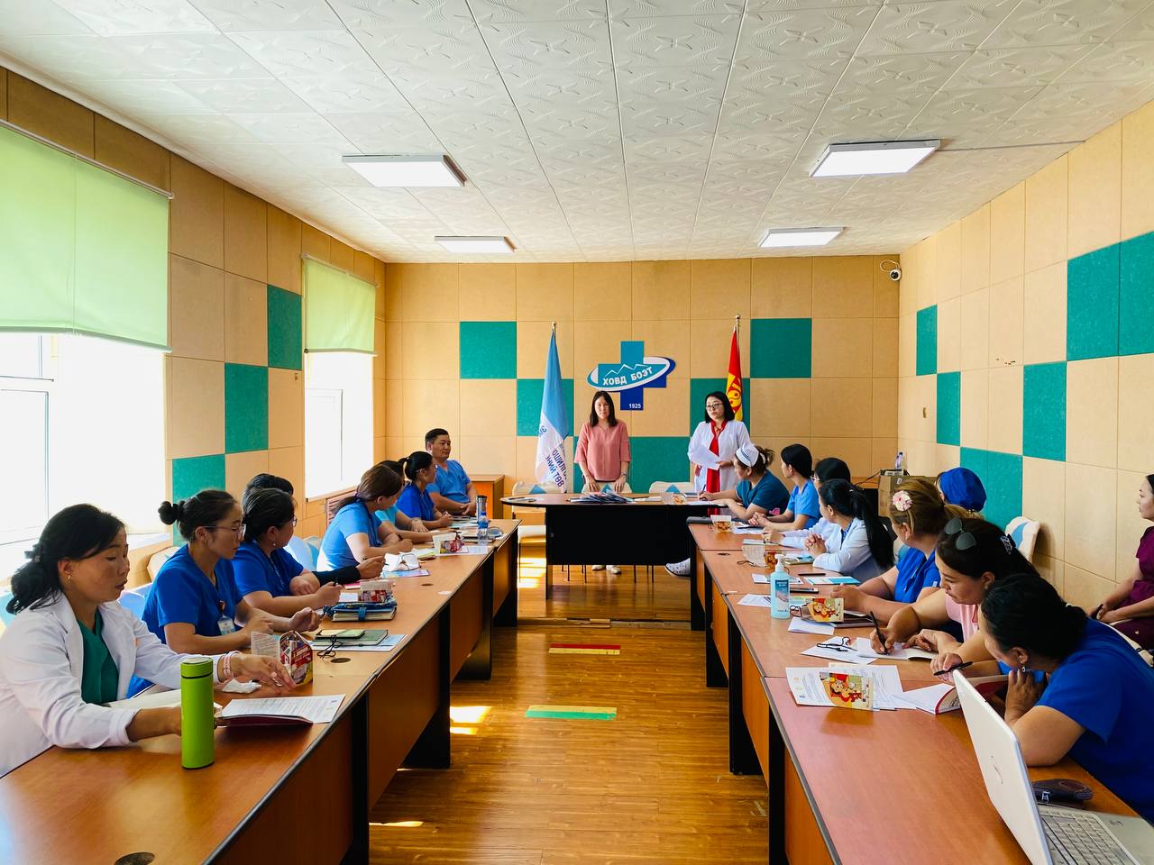 “ГЭР БҮЛИЙН ХҮЧИРХИЙЛЭЛД ӨРТСӨН ХОХИРОГЧДОД ЭРҮҮЛ МЭНДИЙН ТУСЛАМЖ ҮЙЛЧИЛГЭЭ ҮЗҮҮЛЭХ НЬ” СЭДЭВТ СУРГАЛТ 6 АЙМАГТ ЗОХИОН БАЙГУУЛАГДЛАА