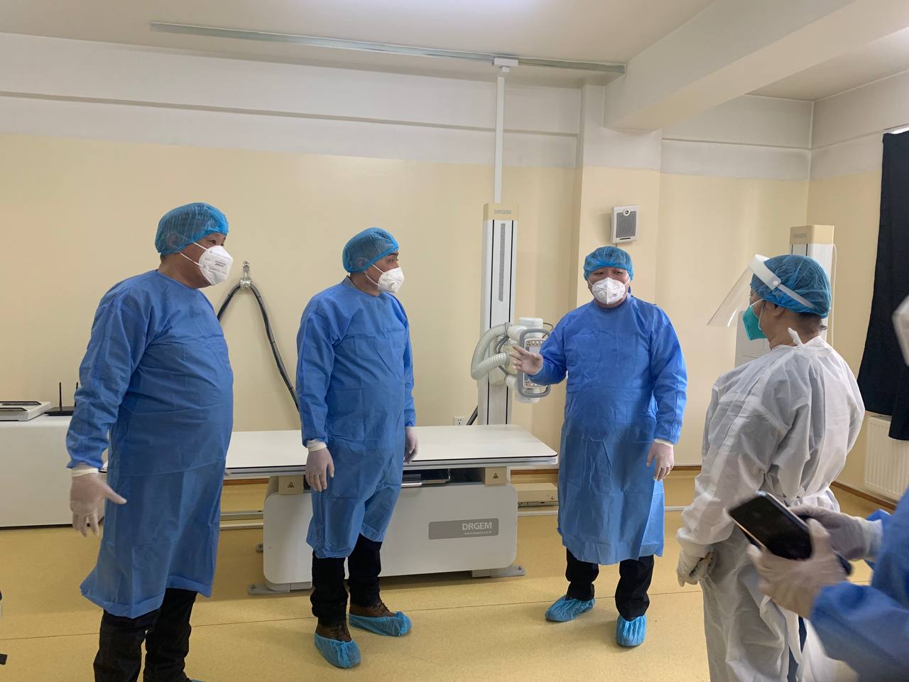 ХАМТАРСАН БАГ КОРОНАВИРУСТ ХАЛДВАРЫН ТУСЛАМЖ ҮЙЛЧИЛГЭЭ ҮЗҮҮЛЖ БУЙ ЭМНЭЛГҮҮДЭД АЖИЛЛАВ       