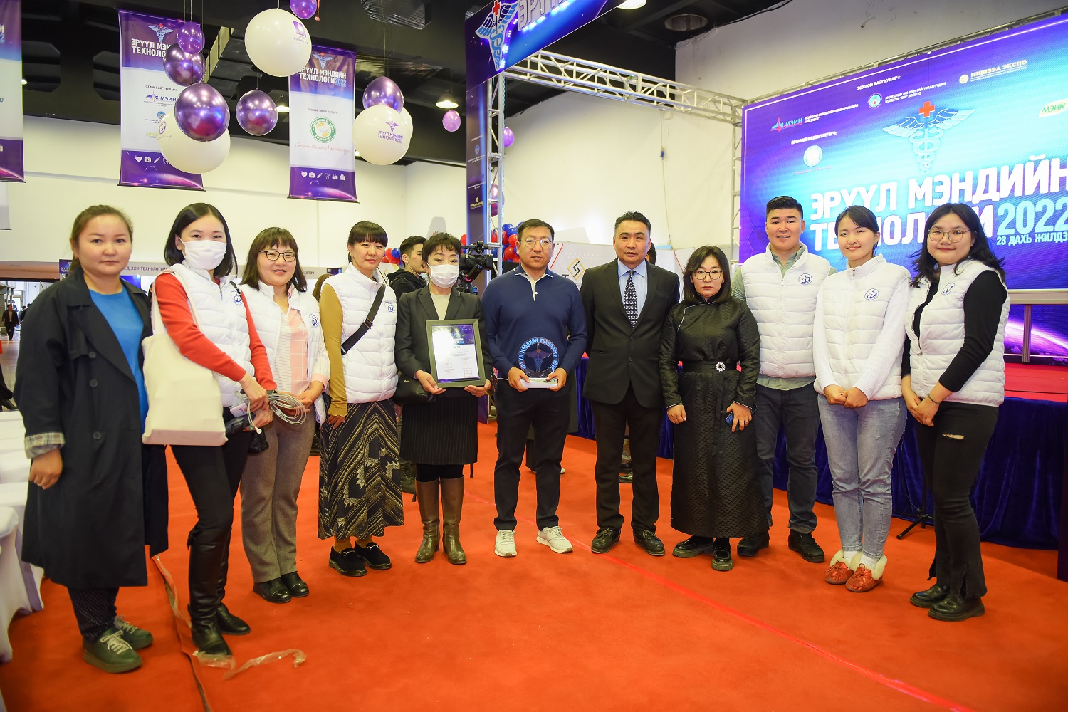 УНТЭ “Донороос өвчтөнд цусны үүдэл эс буюу чөмөг  шилжүүлэн суулгах эмчилгээ”-г нэвтрүүлж “ШИЛДЭГ ТЕХНОЛОГИ НЭВТРҮҮЛЭГЧ” байгууллагаар шалгарлаа