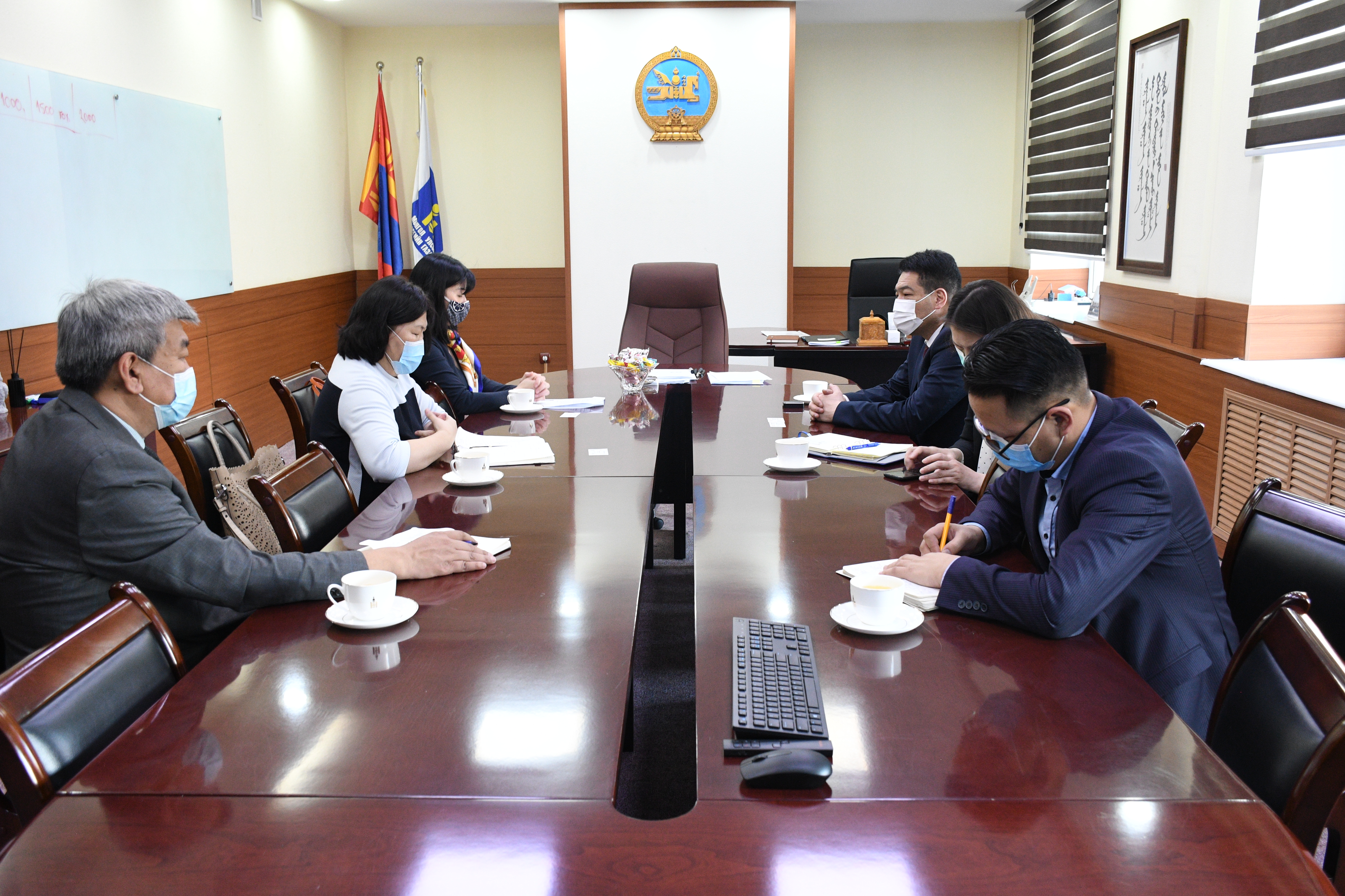 Эрүүл мэндийн сайд С.Энхболд НҮБ-ын хүн амын сангийн Монгол дахь төлөөлөгчийн газрын тэргүүн Каори Ишикаваг хүлээн авч уулзлаа