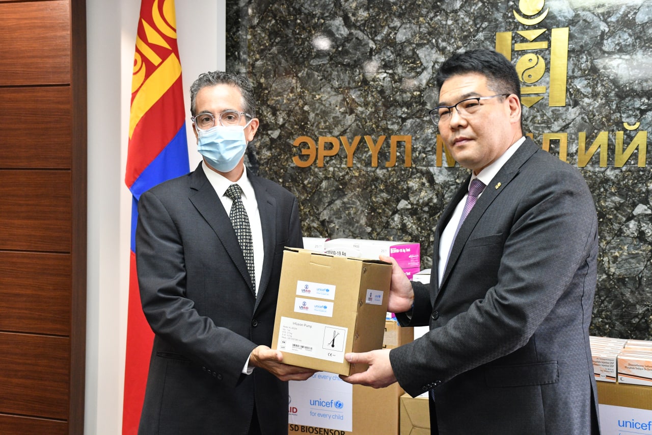 АМЕРИКИЙН НЭГДСЭН УЛСЫН ОЛОН УЛСЫН ХӨГЖЛИЙН АГЕНТЛАГ (USAID)- ЫН МАНИЛА ДАХЬ ОФФИСЫН ТЭРГҮҮН БОЛОН БУСАД ТӨЛӨӨЛӨГЧДИЙГ ХҮЛЭЭН АВЧ УУЛЗАВ