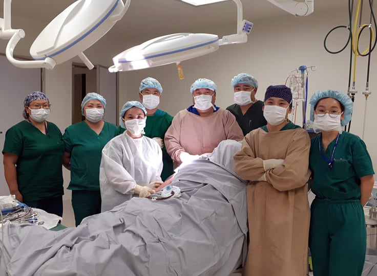 ГССҮТ, ХСҮТ-ийн эмч нар хамтран эрхтэн хадгалах МЭС ЗАСЛЫГ амжилттай хийлээ