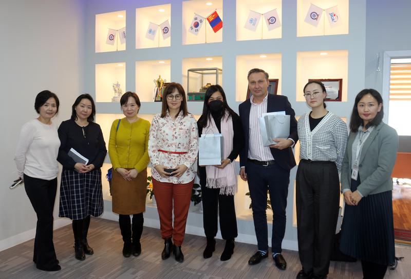 UPTODATE цахим платформын төлөөлөгчдийг хүлээн авч уулзлаа 