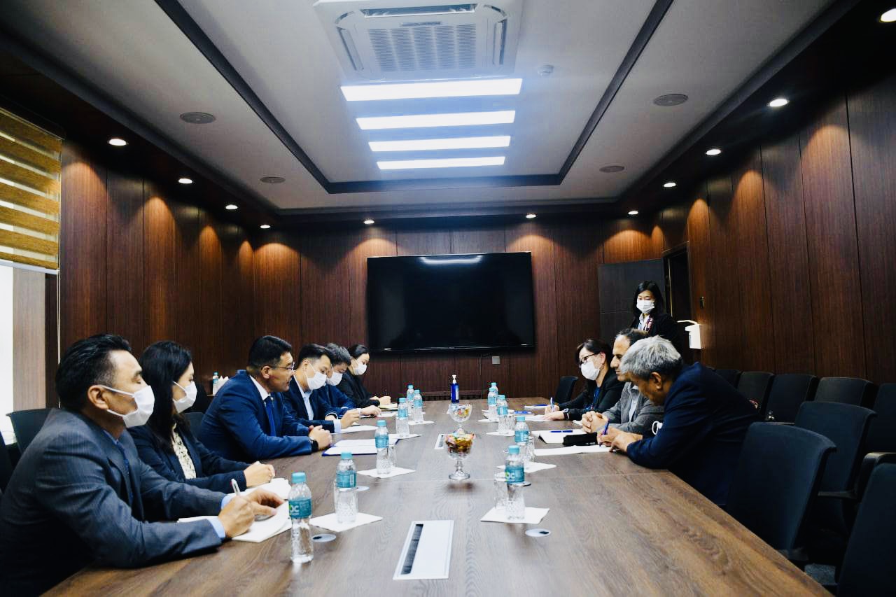 Эрүүл мэндийн сайд С.Энхболд НҮБ-ын Хүн амын сангийн Тэргүүн                  Др.Халид Шарифиг хүлээн авч уулзав