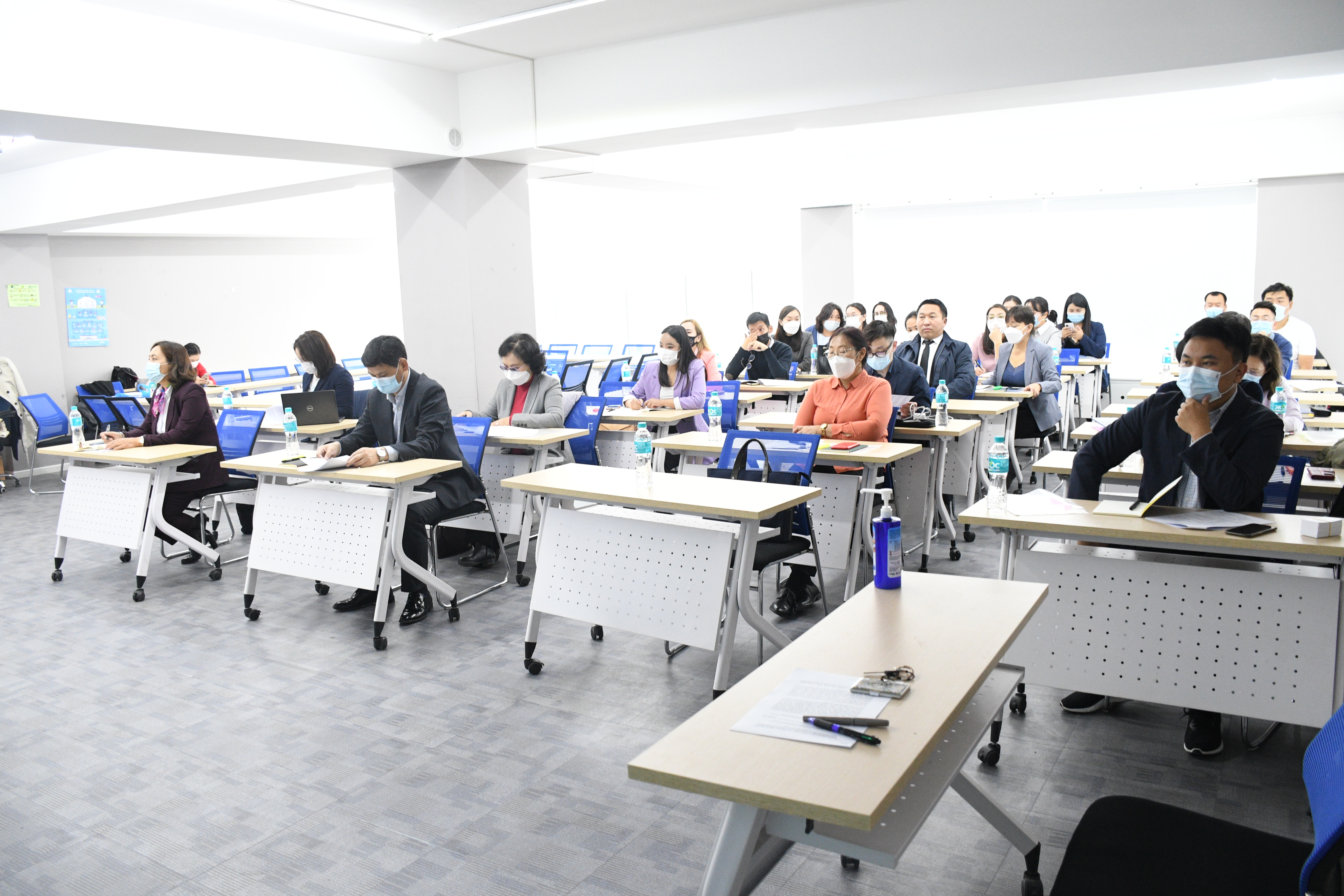 ХБӨ/ЗҮРХ СУДАСНЫ ӨВЧНӨӨС СЭРГИЙЛЭХ, ХЯНАХ НЭН ШААРДЛАГАТАЙ ТУСЛАМЖ, ҮЙЛЧИЛГЭЭНИЙ БАГЦЫГ ЭРҮҮЛ МЭНДИЙН АНХАН ШАТНЫ ТУСЛАМЖ, ҮЙЛЧИЛГЭЭНД ХЭРЭГЖҮҮЛЭХ ҮНДЭСНИЙ СУРГАГЧ БАГШ БЭЛТГЭХ АРГА ЗҮЙН СУРГАЛТ БОЛЛОО