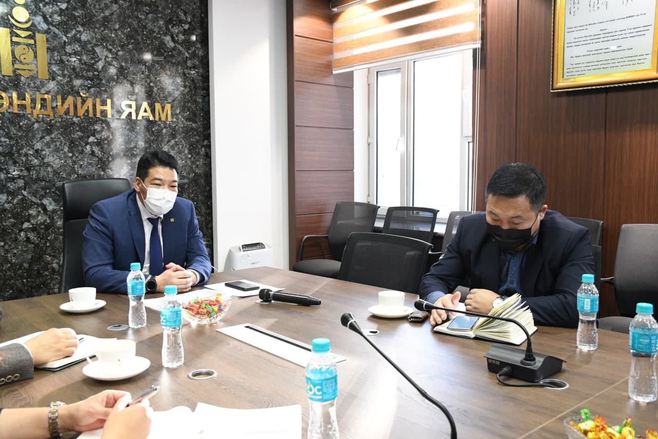 ЭРҮҮЛ МЭНДИЙН САЙД С.ЭНХБОЛД ЭМ, ЭМИЙН ХЭРЭГСЛИЙН ХЯНАЛТ ЗОХИЦУУЛАЛТЫН ГАЗАР БОЛОН ЭМ ХАНГАН НИЙЛҮҮЛЭХ БАЙГУУЛЛАГЫН ТӨЛӨӨЛӨЛТЭЙ УУЛЗЛАА