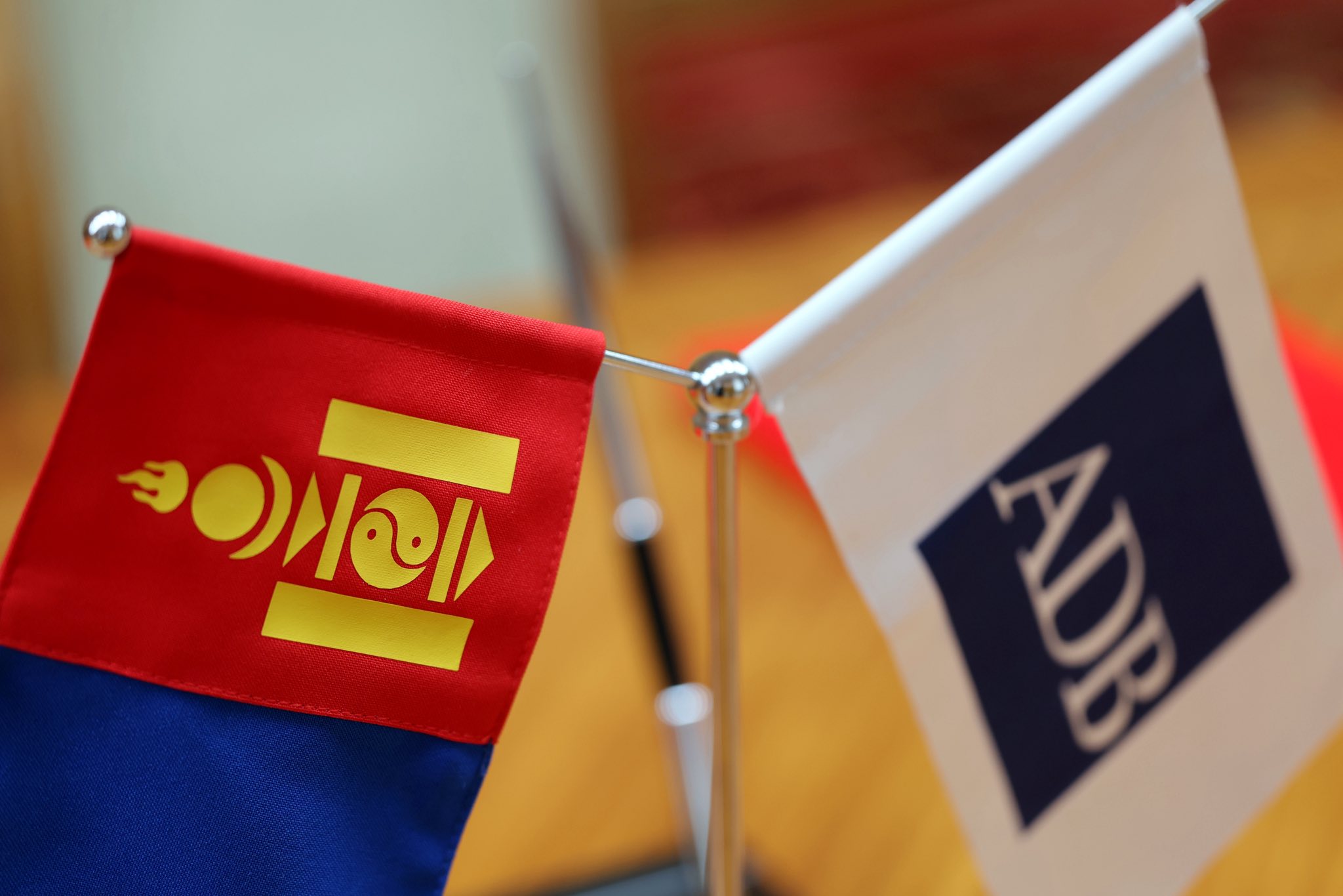 Орон нутагт эрчимт эмчилгээ, яаралтай, түргэн тусламжийн тогтолцоог бий болгох 