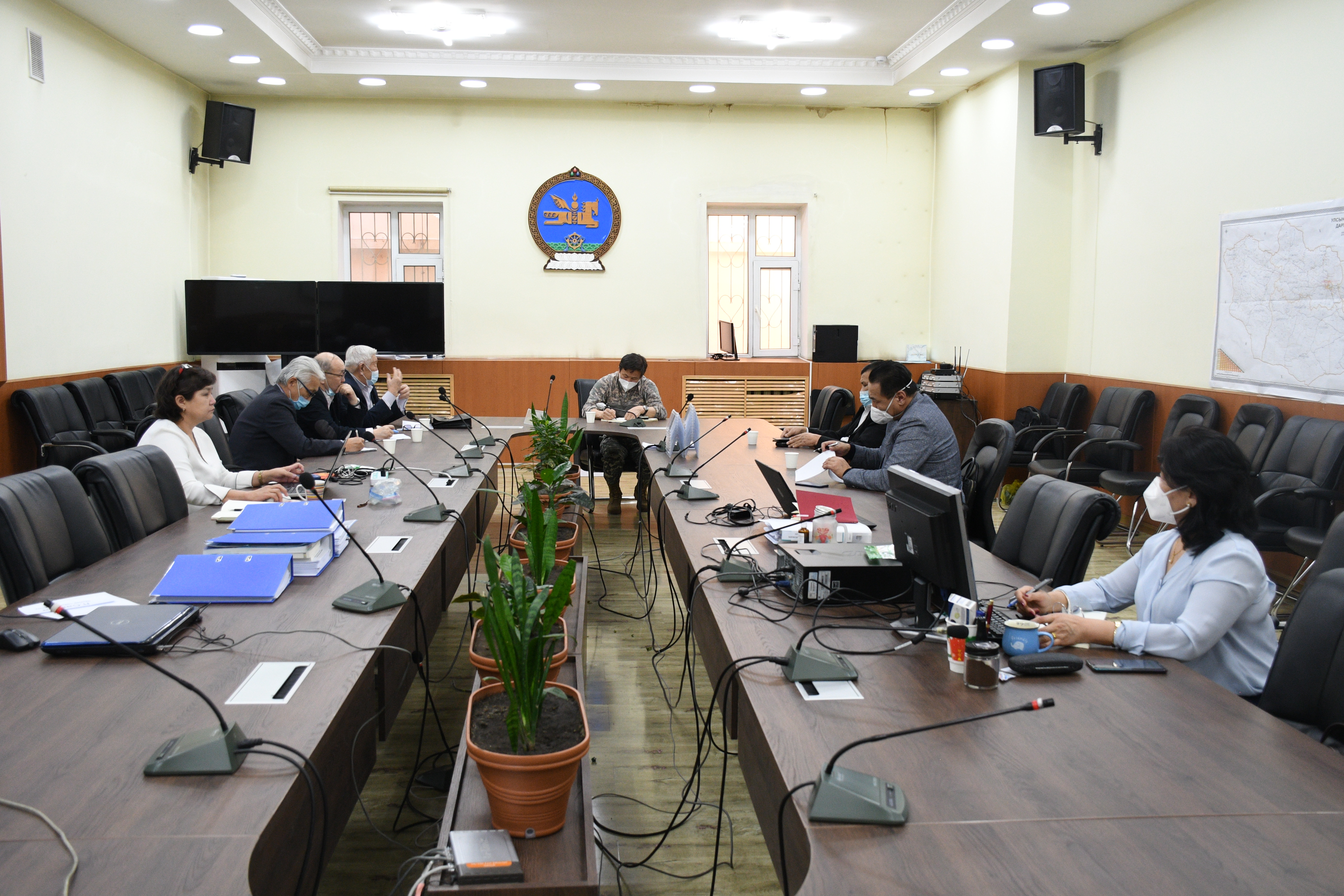 Гамшгаас хамгаалах эрүүл мэндийн улсын албаны Шуурхай штабын дарга, хурандаа Б.Ууганбаяр эрдэмтэдийн төлөөлөлтэй уулзав