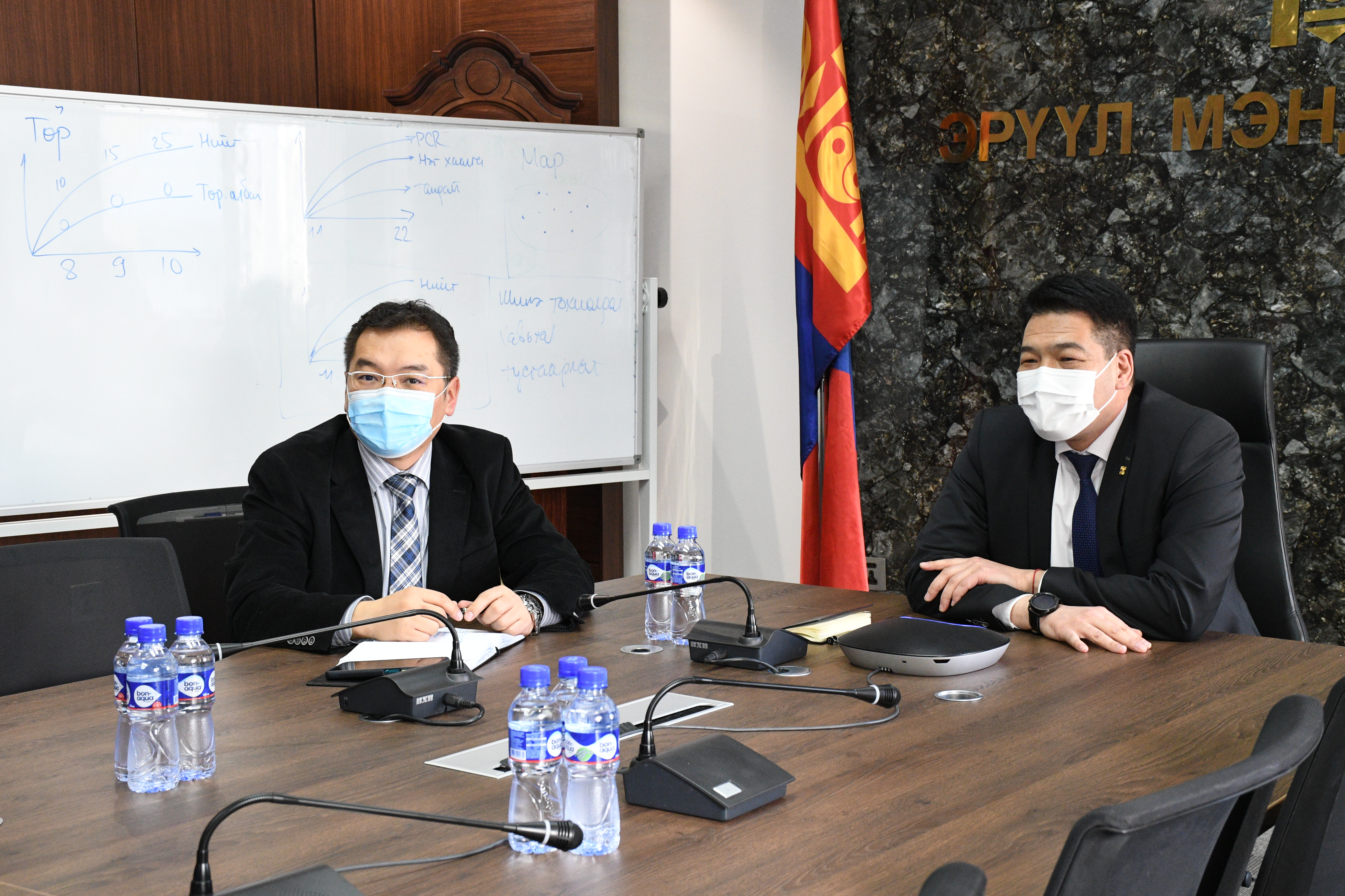 “Нэг хаалга-Нэг шинжилгээ”-г зохион байгуулахад оролцсон эмч, эмнэлгийн ажилчдын илүү цагийн нэмэгдлийг шийдвэрлэв