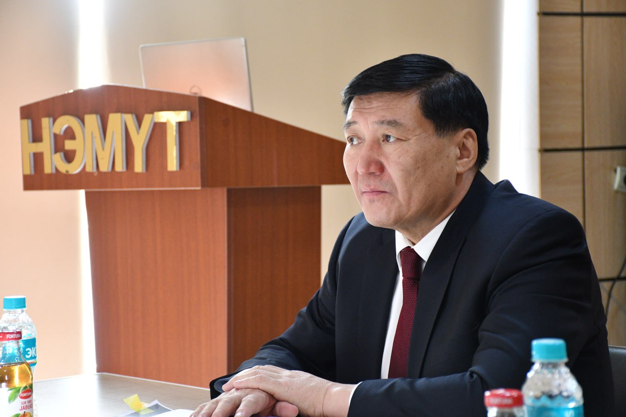 ЭРҮҮЛ МЭНДИЙН САЙД С.ЧИНЗОРИГ НЭМҮТ-Д АЖИЛЛАВ
