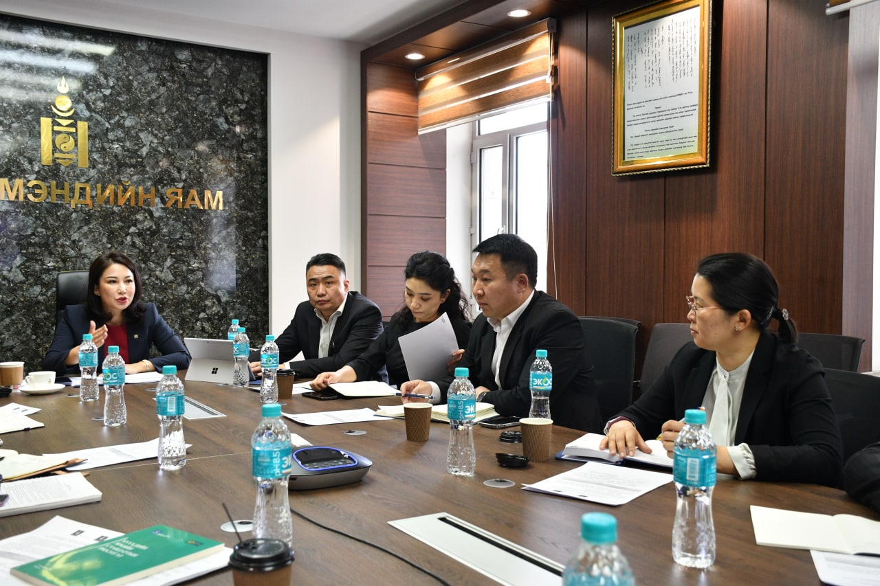  “ЭРҮҮЛ МЭНДИЙН САЛБАР ДАХЬ ХҮҮХЭД ХАМГААЛЛЫН ҮЙЛЧИЛГЭЭ,  ТУЛГАМДСАН АСУУДАЛ” ХЭЛЭЛЦҮҮЛЭГ ЗОХИОН БАЙГУУЛАВ