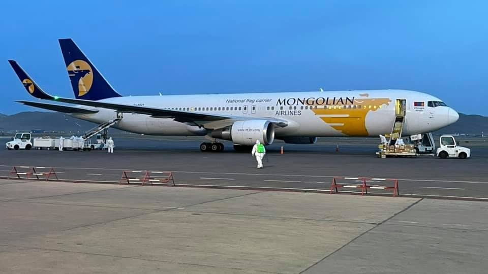 КОВАКС ХӨТӨЛБӨРИЙН ХҮРЭЭНД “АСТРАЗЕНЕКА” ВАКЦИН ХҮЛЭЭН АВЛАА