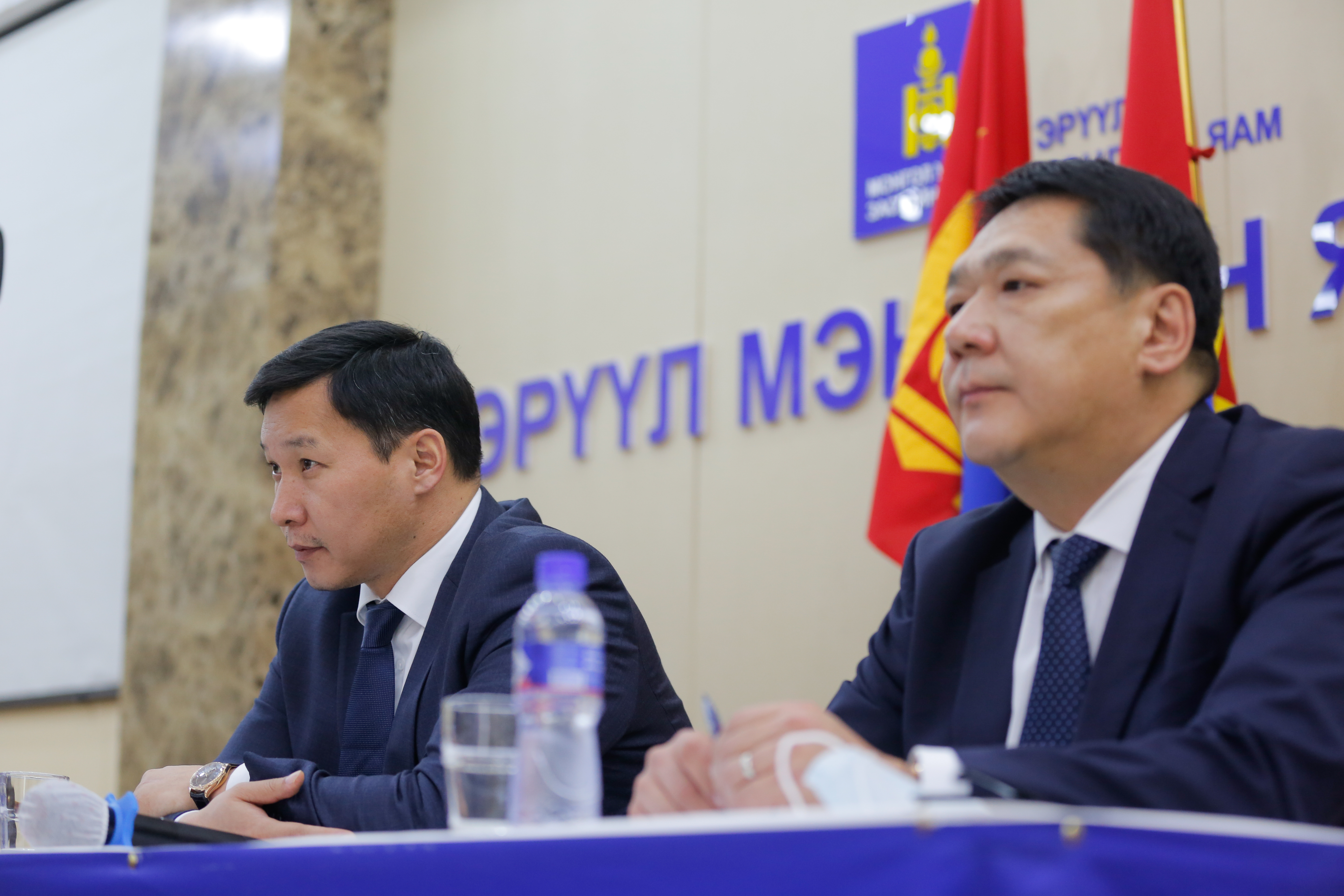 Т.Мөнхсайхан: Өрхийн эрүүл мэндийн төвийн эмч нарт цаастай биш хүнтэйгээ ажиллах боломжийг нь олгоно