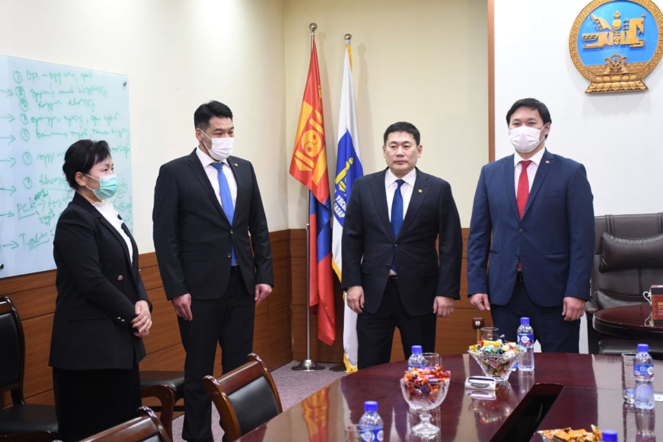 Эрүүл мэндийн сайд С.Энхболд үүрэгт ажлаа хүлээн авлаа 