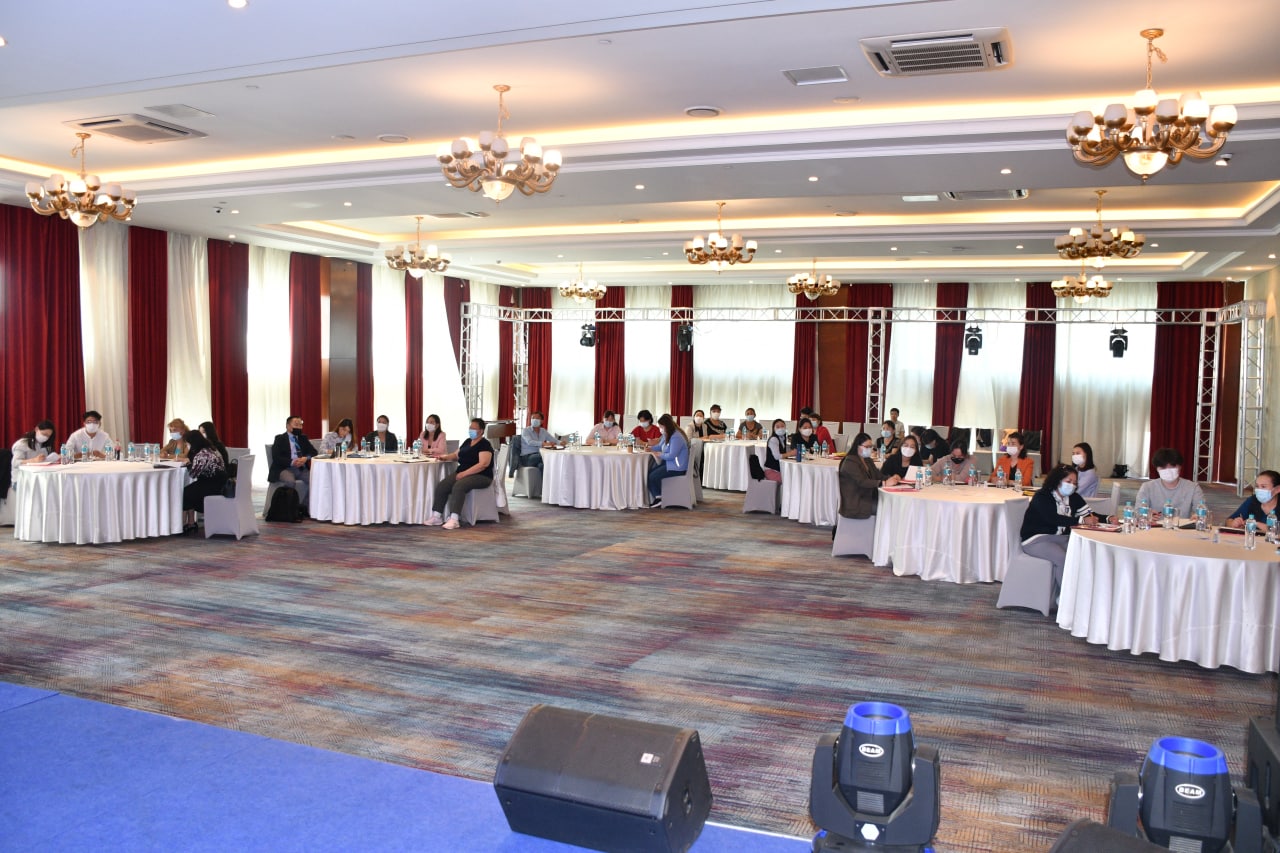 Эрүүл мэндийн байгууллагын хог хаягдлын менежментийг сайжруулах нь сэдэвт сургалт болж байна