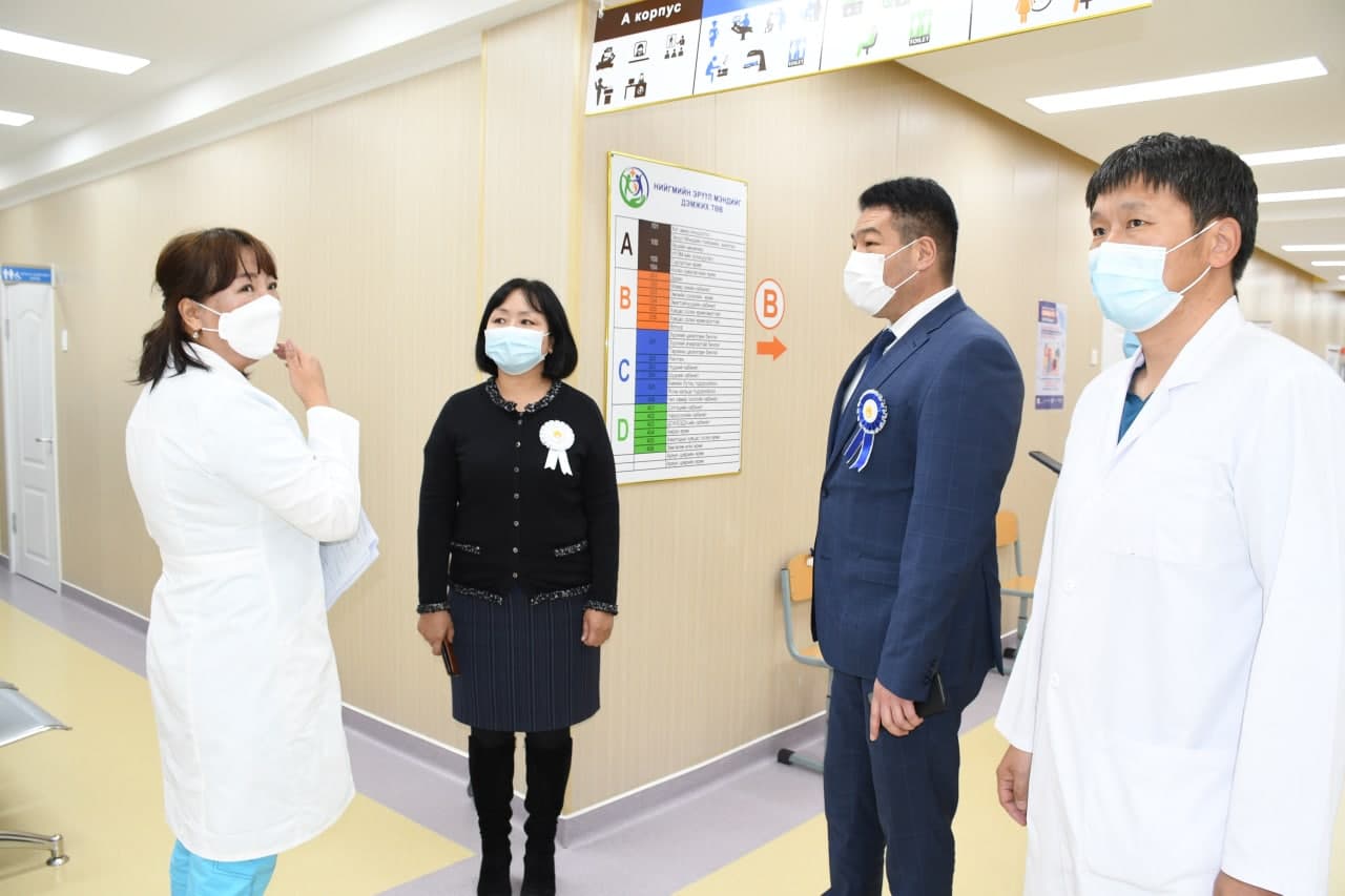 ЭРҮҮЛ МЭНДИЙН САЙД С.ЭНХБОЛД БАГАНУУР ДҮҮРГИЙН ТӨРӨХ ЭМНЭЛГИЙН НЭЭЛТИЙН ҮЙЛ АЖИЛЛАГААНД ОРОЛЦЛОО