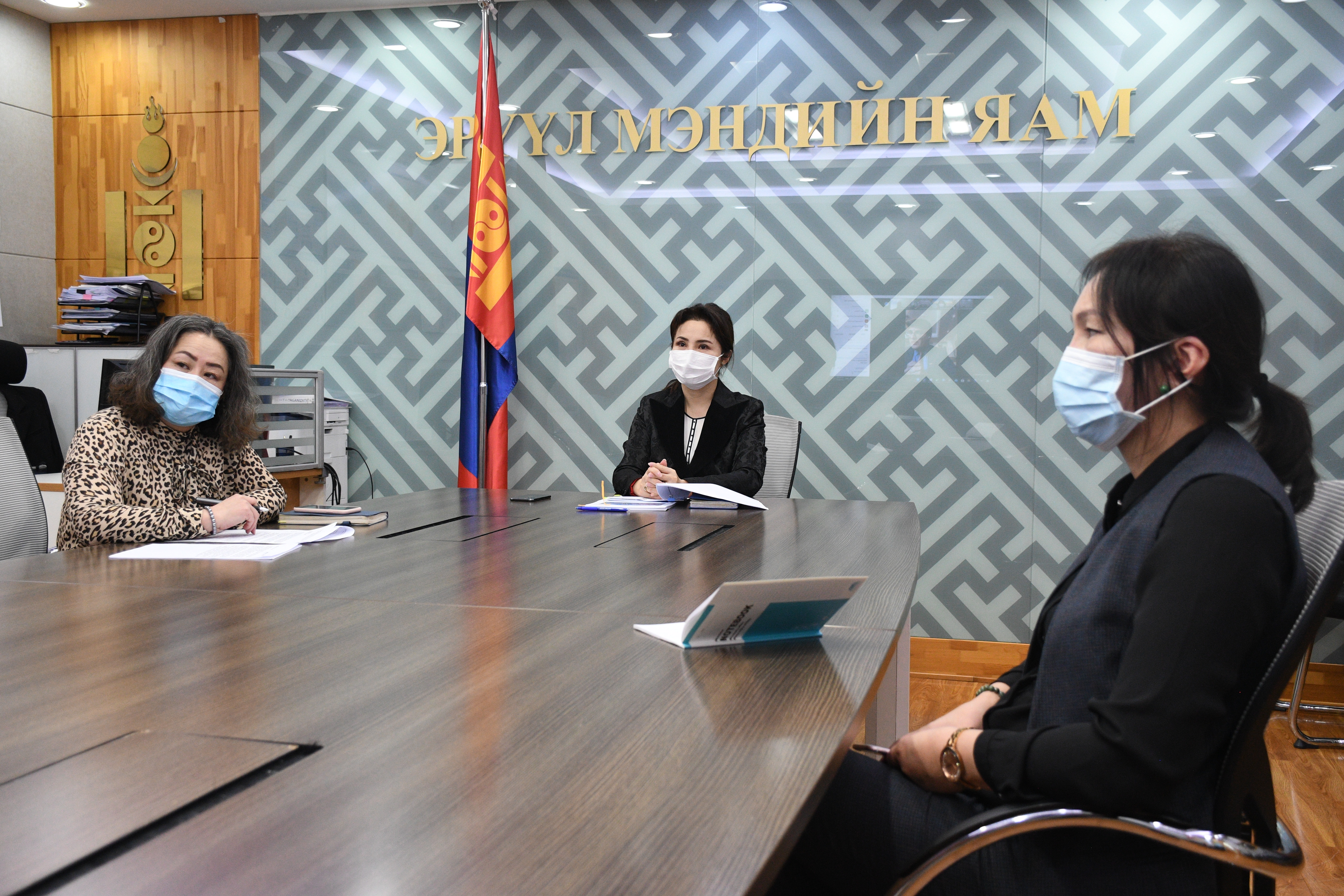 “Эх, хүүхдийн эрүүл мэндэд агаарын бохирдолын үзүүлэх нөлөө” төслийг хэрэгжүүлсэнээр Улаанбаатар хотын Баянзүрх дүүргийн хэмжээнд 2020 онд 0-5 хүртэлх насны хүүхдийн эндэгдэл өмнөх оноос 3 дахин буурсан