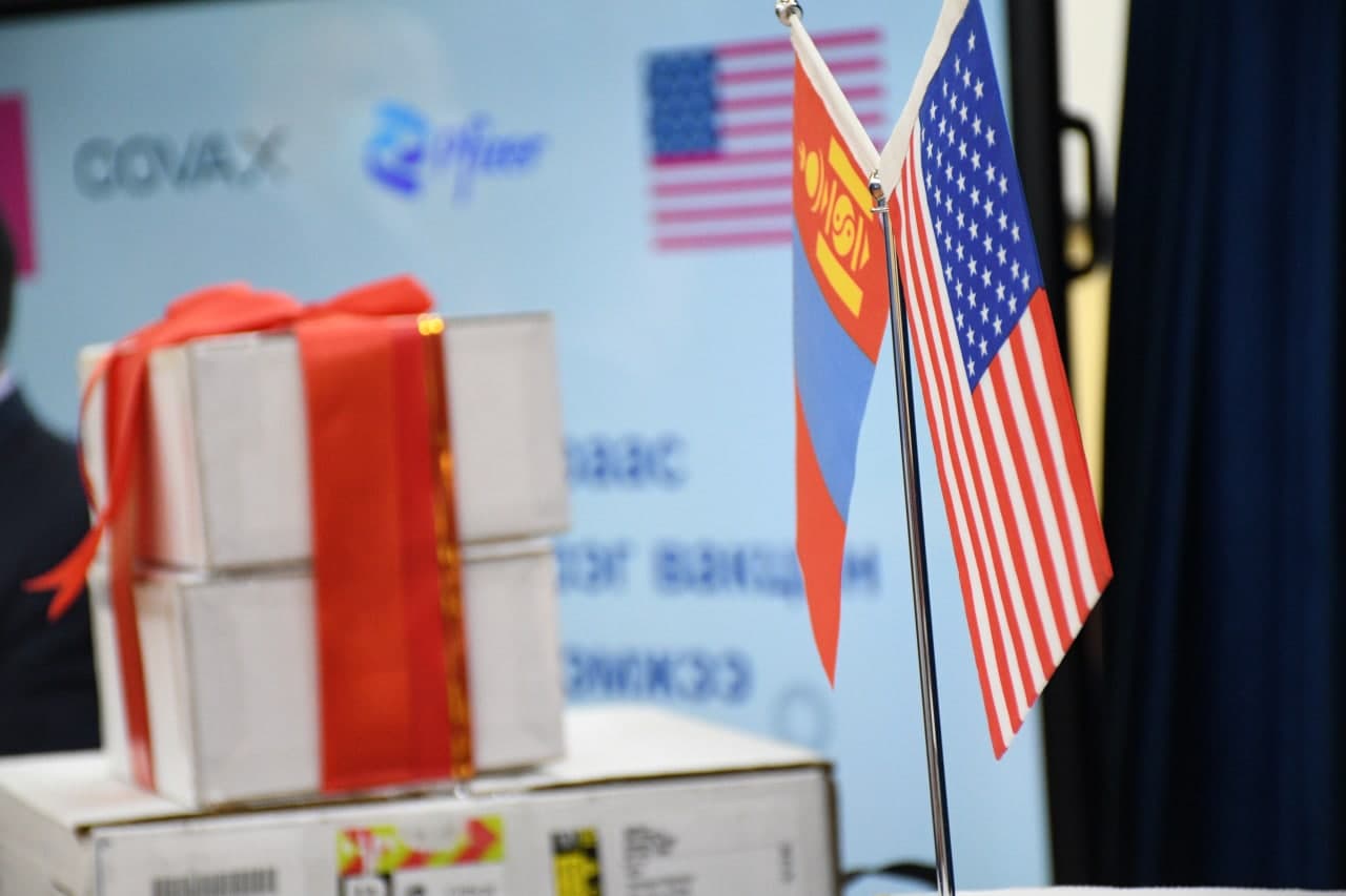 АНУ-ЫН ЗАСГИЙН ГАЗРААС КОВИД-19 ХАЛДВАРЫН ЭСРЭГ ВАКЦИН  БОЛОН СУРГАЛТЫН ЗОРИУЛАЛТ БҮХИЙ ХИЙМЭЛ УУШИГ ОРЛУУЛАГЧ ХҮЛЭЭЛГЭН ӨГЛӨӨ 