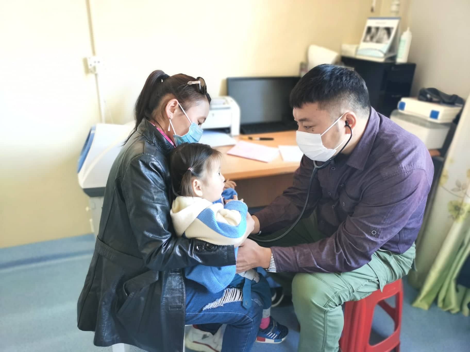 УГТЭ-ийн зүрхний гажгийн мэргэжлийн баг орон нутгийн эмнэлэгүүдэд ажиллалаа 