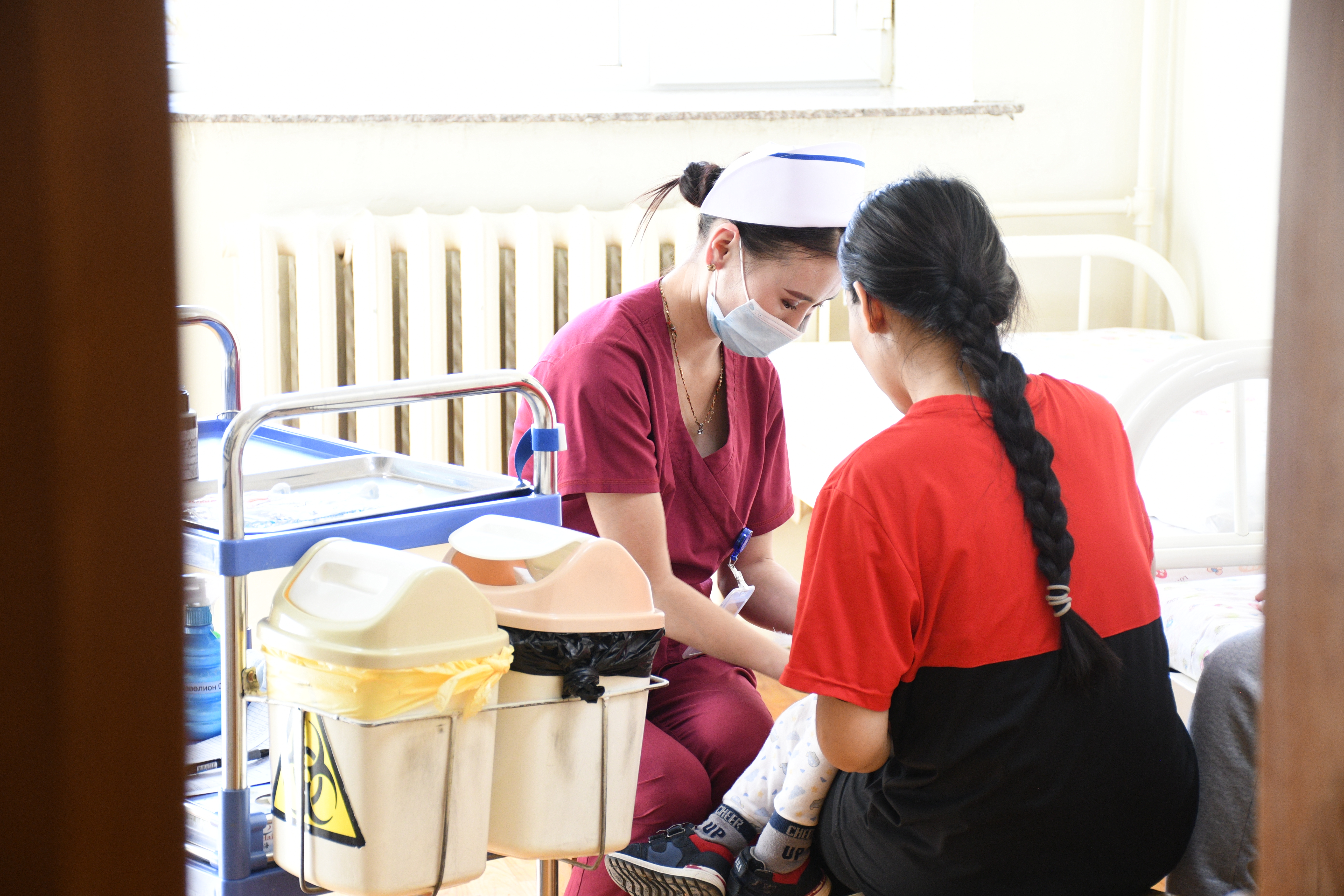 Томуу, томуу төст өвчний идэвхжлийн үеийг угтаж, эмнэлгүүдийн бэлэн байдлыг хангаад байна 