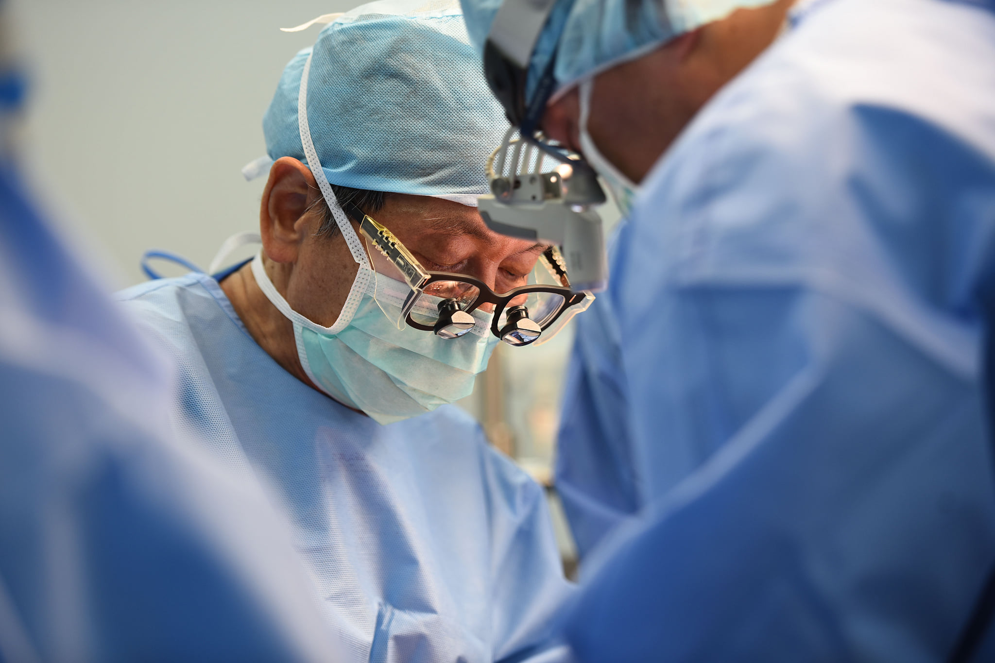 ЗОЧИН ПРОФЕССОРЫН БАГИЙН ХАМТАРСАН МЭС ЗАСАЛ ХИЙГДЭЖ БАЙНА