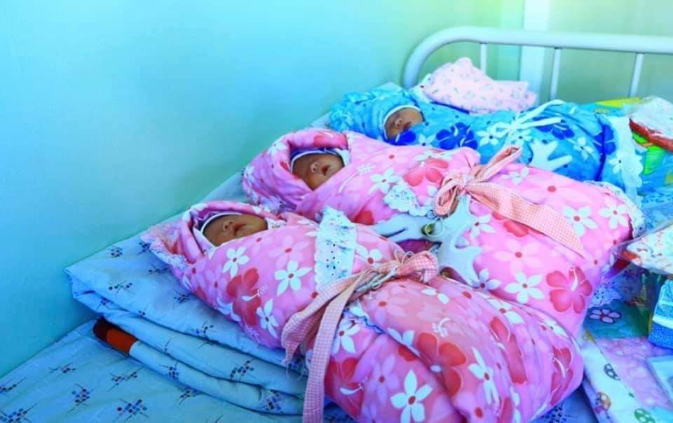 Ховд аймгийн БОЭТ-ийн Амаржих газарт 3 ихэр хүүхэд мэндэллээ