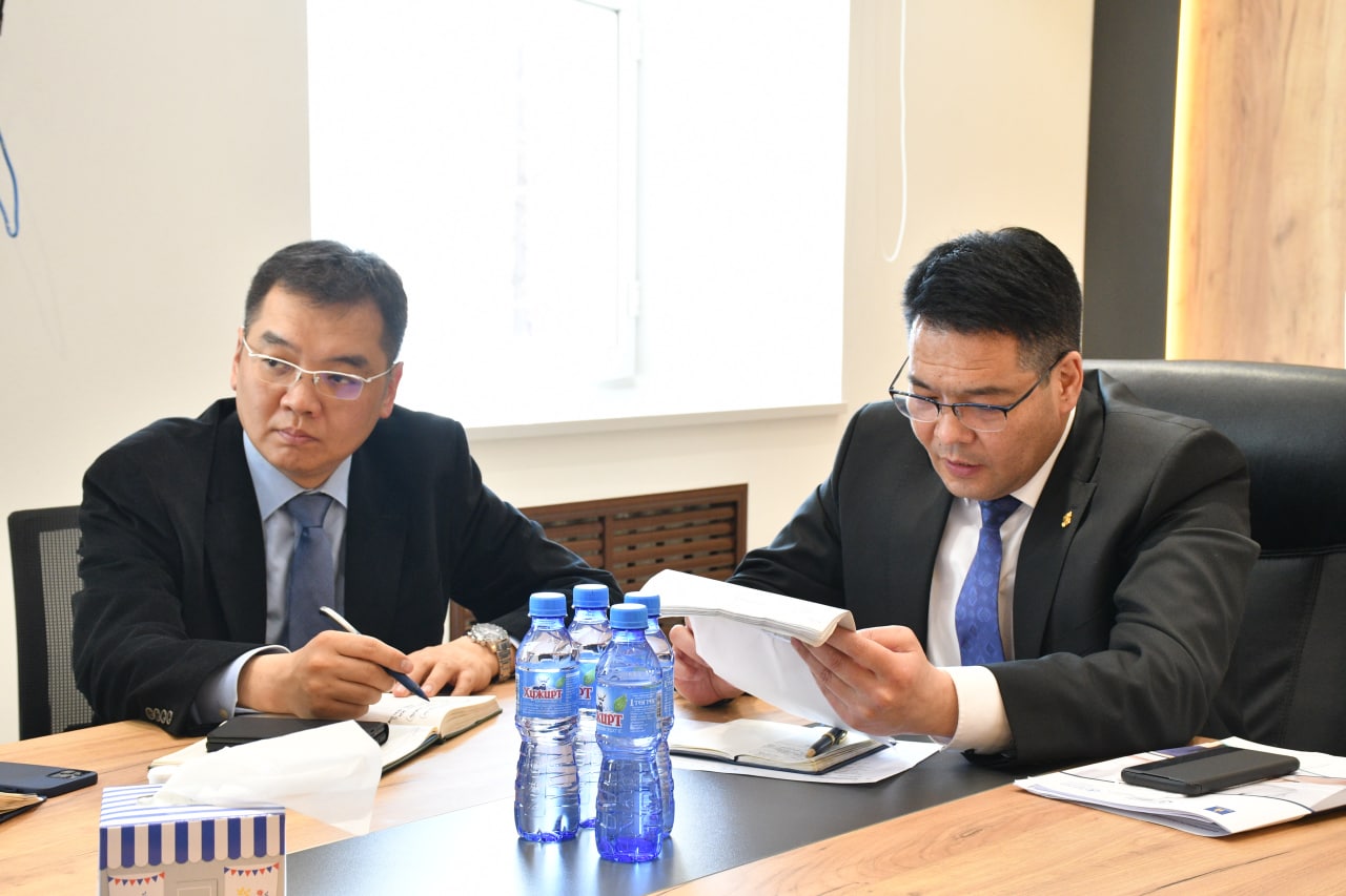 ЭРҮҮЛ МЭНДИЙН САЙД С.ЭНХБОЛД ИРГЭД, ОЛОН НИЙТТЭЙ ХАРИЛЦАХ  11-11 ТӨВД АЖИЛЛАЖ ИРГЭДИЙН САНАЛ ХҮСЭЛТИЙГ СОНСОЖ, ШИЙДВЭРЛЭЛЭЭ   