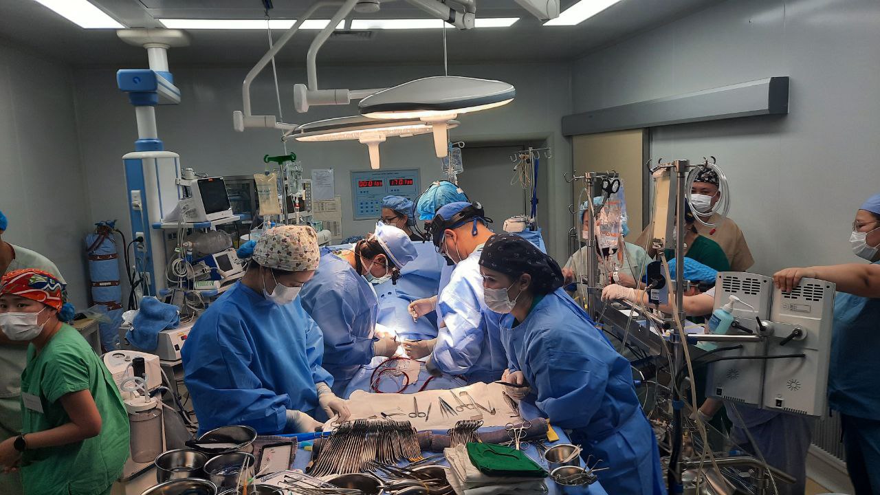 УГТЭ, БНСУ-ын хамтарсан баг есөн хүүхдэд зүрхний төрөлхийн хүнд хэлбэрийн гажиг засах мэс заслыг амжилттай хийлээ