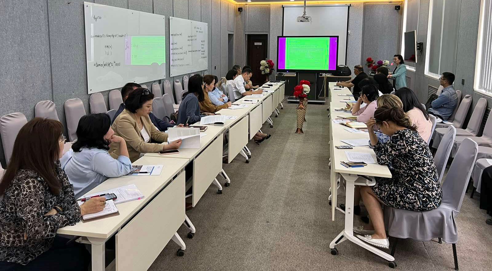 Эрүүл мэндийн хөгжлийн төвөөс Эрүүл мэндийн яам, Геронтологийн  үндэсний төвтэй настан судлалын мэргэшсэн эмчийн тоог нэмэгдүүлэх, чадавхижуулах чиглэлээр хамтарсан уулзалт зохион байгууллаа