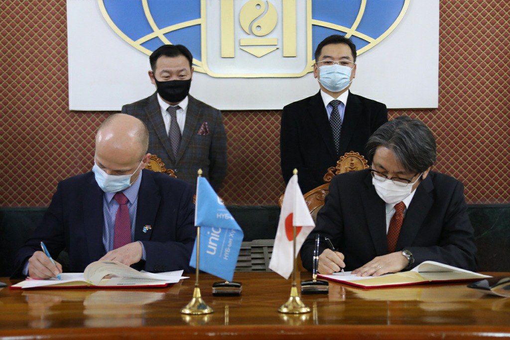 СОЛИЛЦОХ НООТ БИЧИГТ  ГАРЫН ҮСЭГ ЗУРАХ ЁСЛОЛЫН АЖИЛЛАГАА БОЛОВ