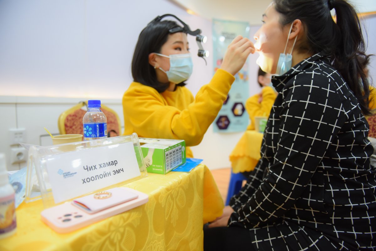 Улсын Хоёрдугаар Төв эмнэлэг амралтын өдрөөр иргэдийг ЭРТ ИЛРҮҮЛЭГ үзлэг, оношилгоонд хамрууллаа