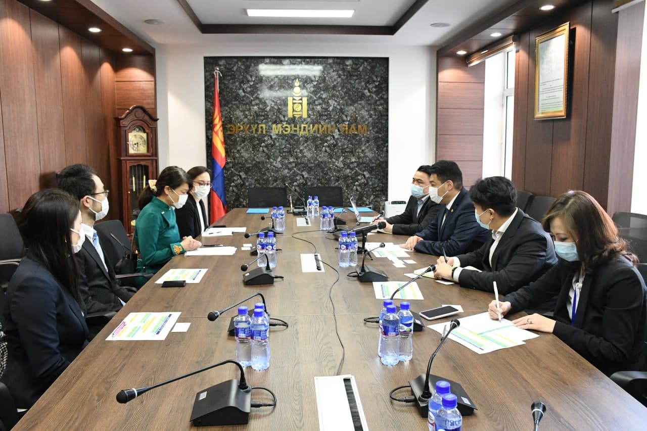 ЭРҮҮЛ МЭНДИЙН САЙД С.ЭНХБОЛД ЖАЙКА-ИЙН МОНГОЛ УЛС ДАХЬ ТӨЛӨӨЛӨГЧИЙН ГАЗРЫН ДАРГА ТАМУРО ЭРИКО-Г ХҮЛЭЭН АВЧ УУЛЗАВ