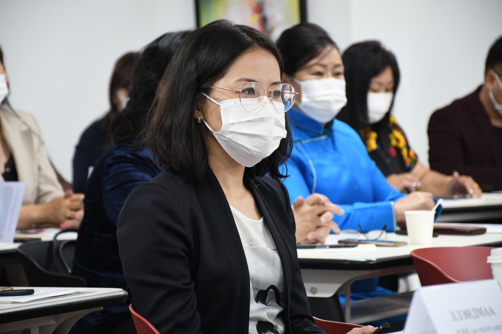 “КОРОНАВИРУСТ ХАЛДВАР (КОВИД-19) ЦАР ТАХЛЫН ҮЕД ӨРХИЙН ЭРҮҮЛ МЭНДИЙН ТӨВИЙН ҮЗҮҮЛЖ БУЙ ТУСЛАМЖ ҮЙЛЧИЛГЭЭНИЙ ӨНӨӨГИЙН БАЙДАЛ ТУЛГАМДАЖ БУЙ АСУУДАЛ’’ ЗӨВЛӨГӨӨН БОЛЛОО 