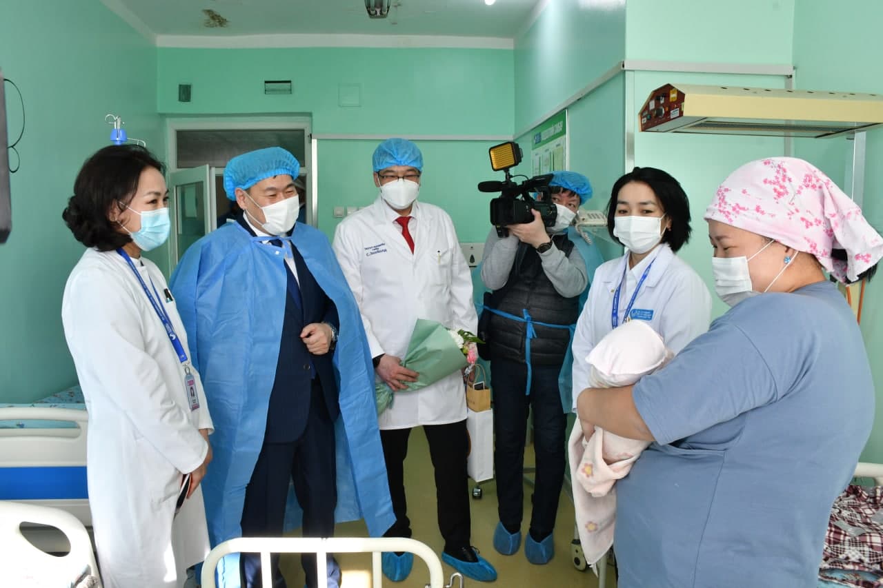 Улсын хэмжээний эмнэлгүүдийн төрөх, эмэгтэйчүүдийн орыг бүрэн шинэчиллээ