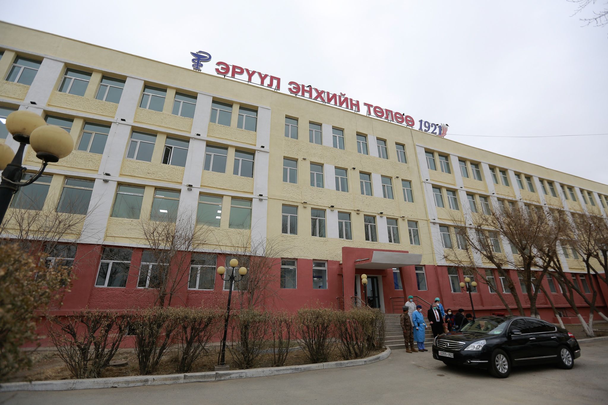 Цэргийн төв эмнэлэг халдвар авсан 280 хүнийг эдгээгээд байна