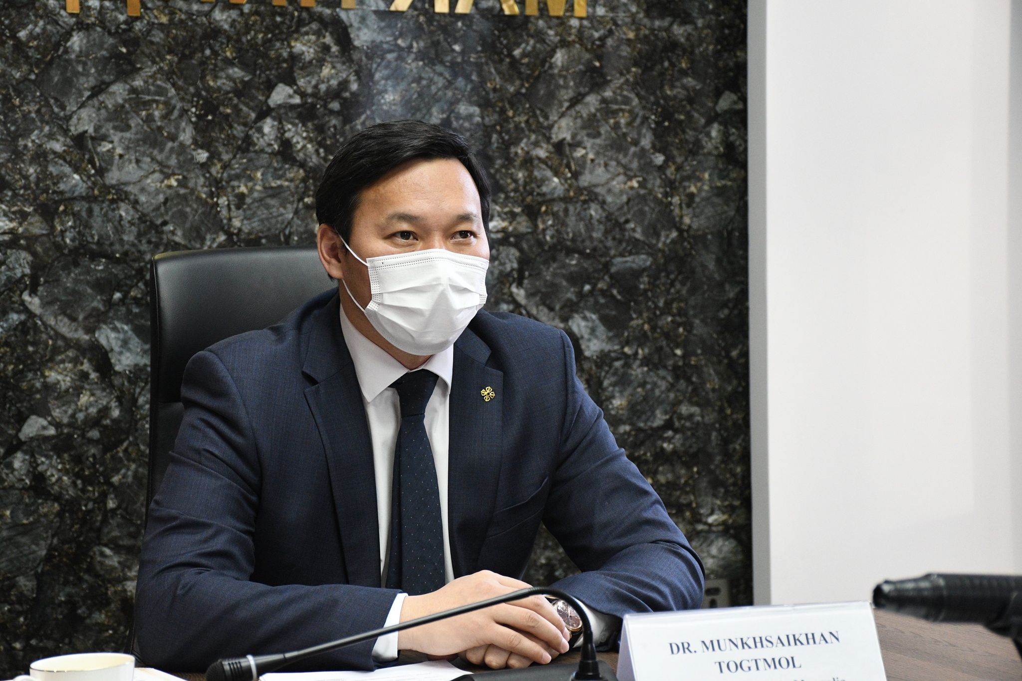 Эрүүл мэндийн сайдын ивээл дор анх удаа “ХАВДАРГҮЙ ҮРС” үндэсний анхдугаар зөвлөгөөнийг цахимаар зохион байгуулж байна