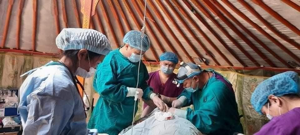 ДОРНОГОВЬ АЙМГИЙН ЭМЧ НАР ӨВЧТӨНИЙ ГЭРТ НЬ МЭС ЗАСАЛ ХИЙЖ, АМЬ НАСЫГ НЬ АВАРЧЭЭ