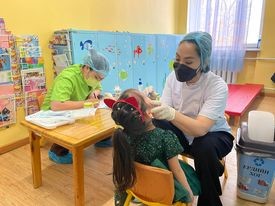 “МИНИЙ ХӨӨРХӨН ШҮДНИЙ АЯЛАЛ”-ААР 529 ХҮҮХДЭД ҮЗЛЭГ ХИЙЛЭЭ
