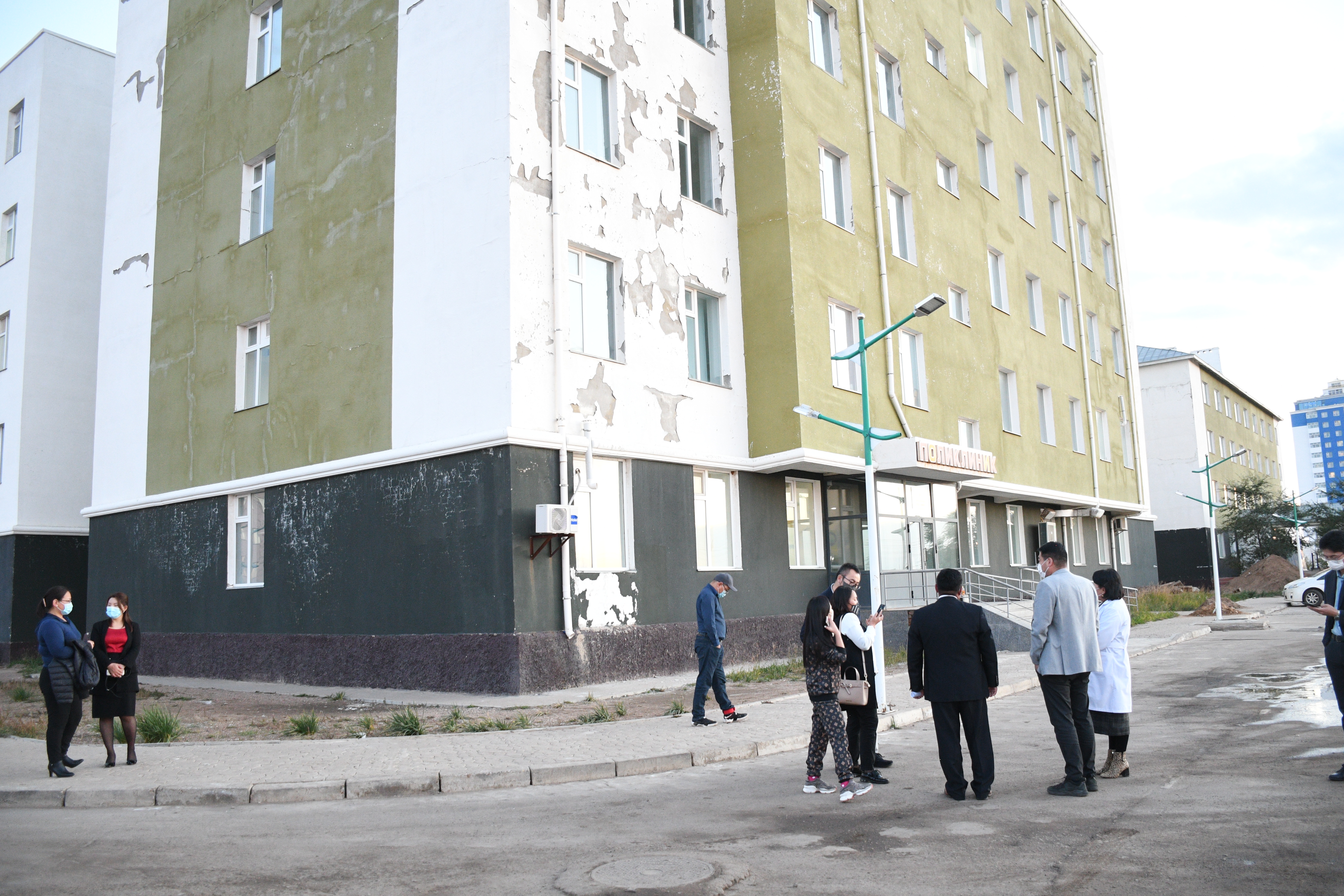 ЭРҮҮЛ МЭНДИЙН САЙД С.ЭНХБОЛД: АЛСЛАГДСАН СУМУУДАД ХҮНДЭРЧ БОЛЗОШГҮЙ ИРГЭДИЙГ ТӨВИЙН ЭМНЭЛЭГРҮҮ ШИЛЖҮҮЛЖ, ЭМЧИЛГЭЭГ ЦАГ АЛДАЛГҮЙ ҮЗҮҮЛЭХ ХЭРЭГТЭЙ