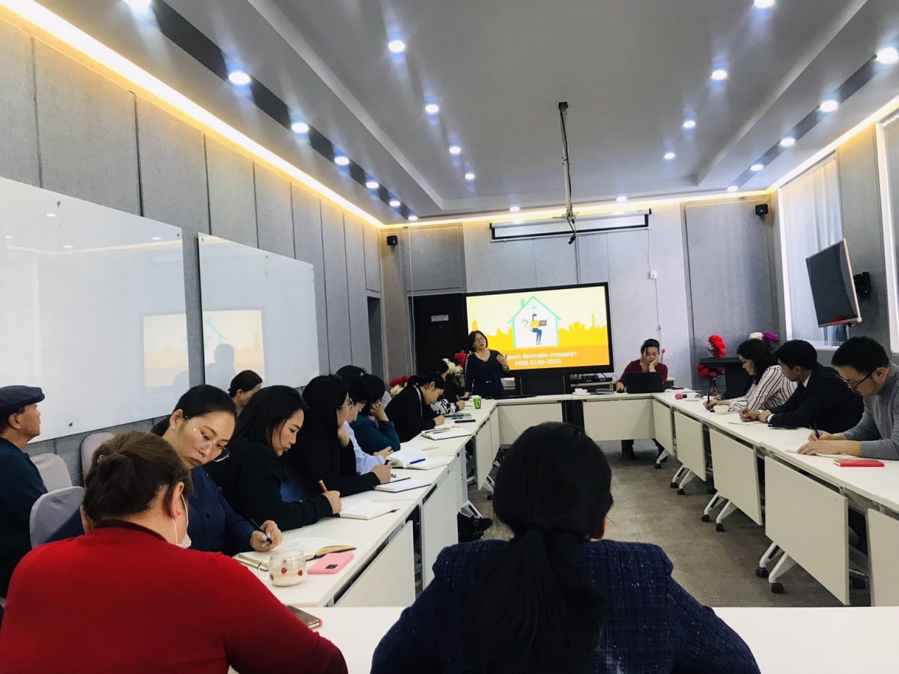 “Төрийн байгууллага, албан тушаалтнаас иргэдийн өргөдөл, гомдлыг хянан шийдвэрлэх нь” сэдэвт сургалт боллоо 