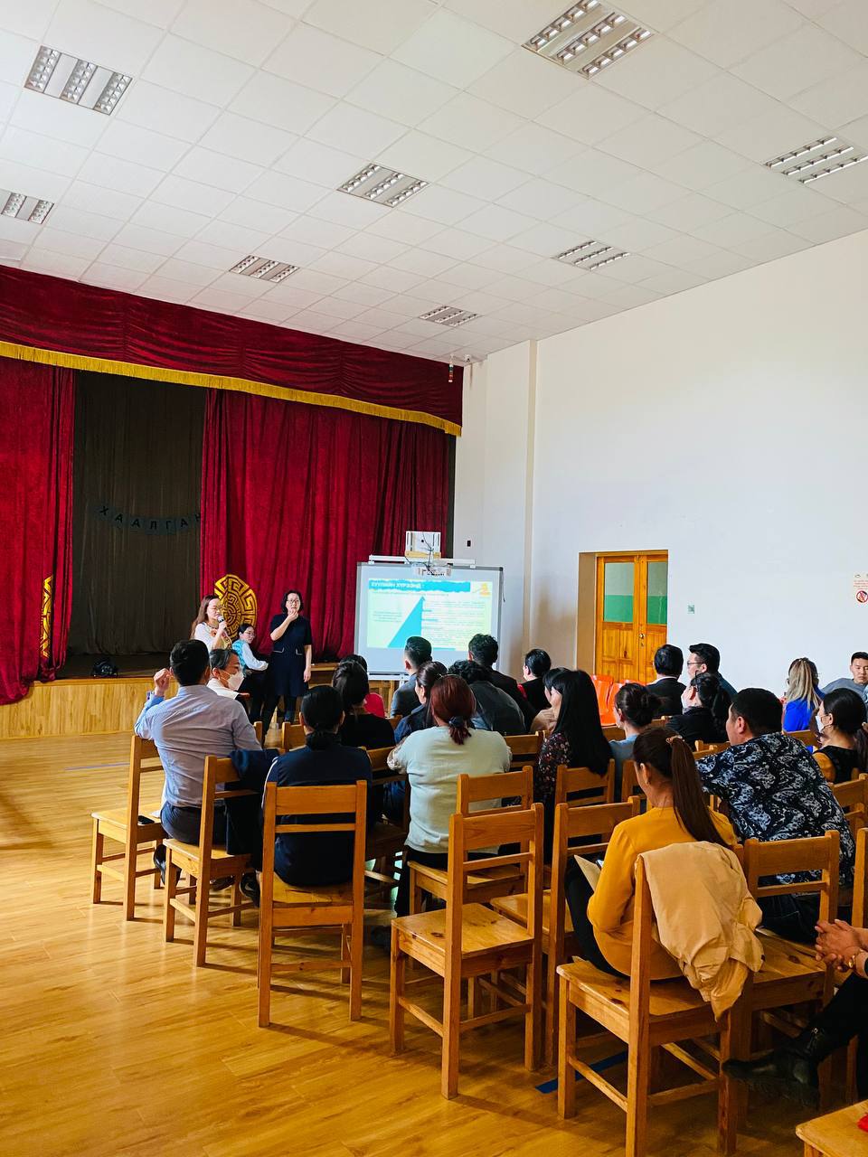 “ХҮҮХДИЙН ЭСРЭГ ХҮЧИРХИЙЛЛИЙГ СУРГУУЛИЙН ОРЧИНД ЭРТ ИЛРҮҮЛЭХ, УРЬДЧИЛАН СЭРГИЙЛЭЛТ, ХАРИУ АРГА ХЭМЖЭЭ” СЭДЭВТ СУРГАЛТ БОЛЛОО