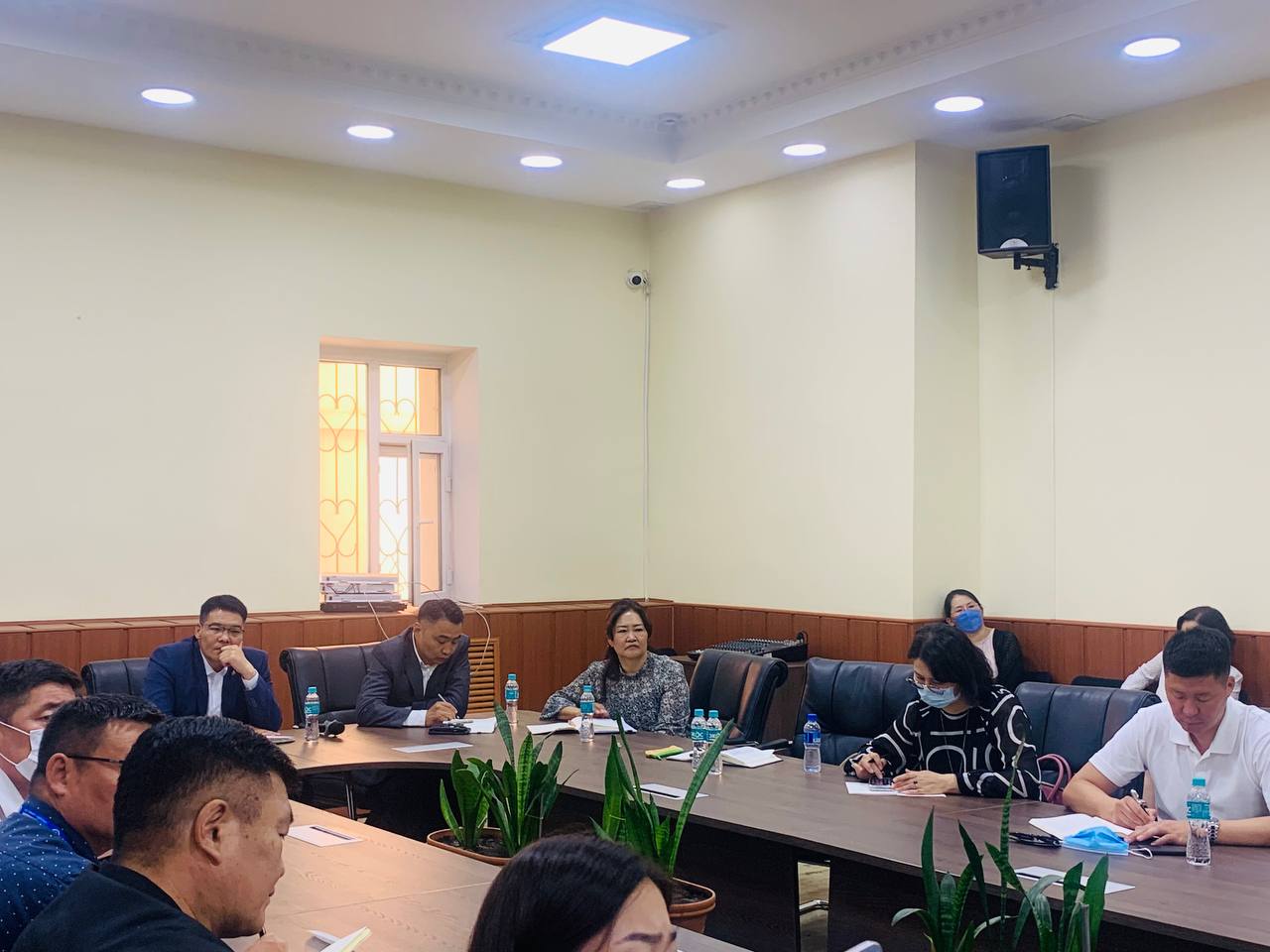 ЭРҮҮЛ МЭНДИЙН САЙД С.ЭНХБОЛД ЭРҮҮЛ МЭНДИЙН БАЙГУУЛЛАГУУДЫН УДИРДЛАГАТАЙ ЭЭЛЖИТ ШУУРХАЙ ХУРАЛ ХИЙЖ, ҮҮРЭГ ЧИГЛЭЛ ӨГЛӨӨ